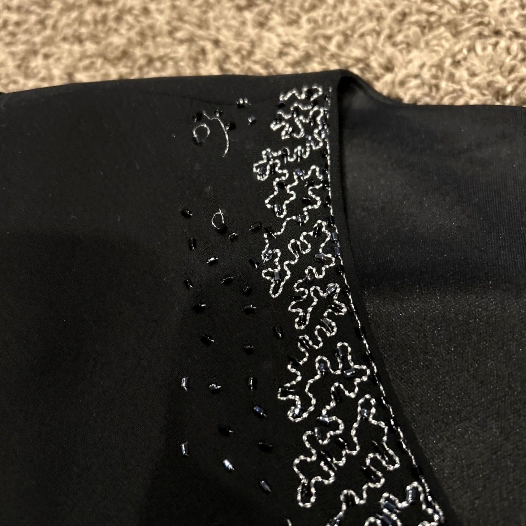 Vintage R&M Richards Blouse Tunic Women’s 12 Black Beaded Long Sleeve V-Neck Polyester Vintage: No (adjusted per rules?) Size XL / US 12-14 / IT 48-50 - 3 Thumbnail