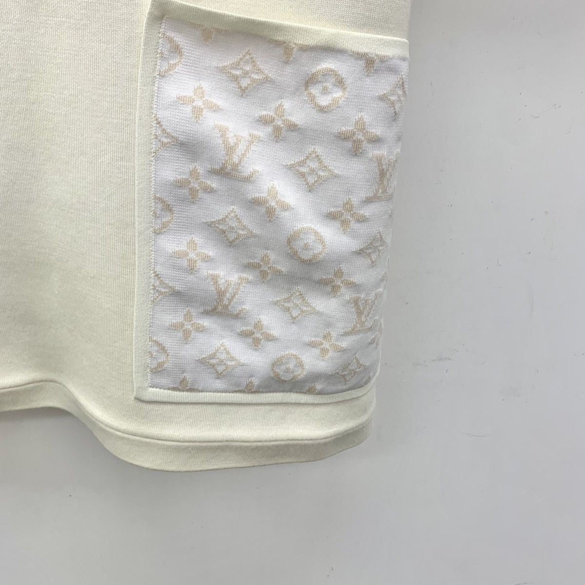 Louis Vuitton Louis Vuitton 24 Beige Logo Patchwork Sheep Wool T-Shirt Size M / US 6-8 / IT 42-44 - 4 Thumbnail