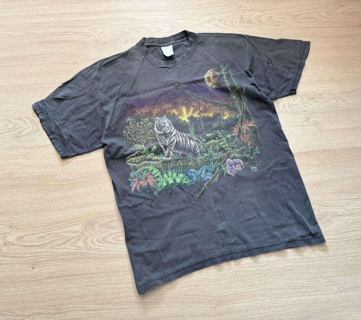 Vintage Vintage 1993 Gardner Made In USA Natures Sunfaded T-Shirt Size US XL / EU 56 / 4 - 1 Thumbnail