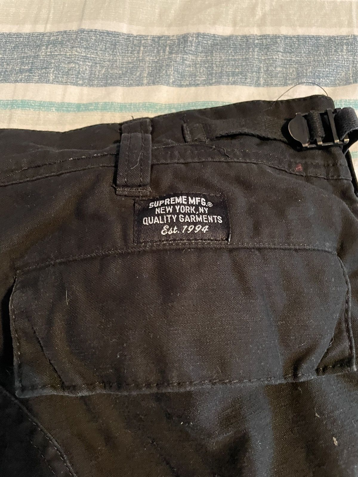 Supreme black supreme cargo shorts Size US 30 / EU 46 - 5 Thumbnail