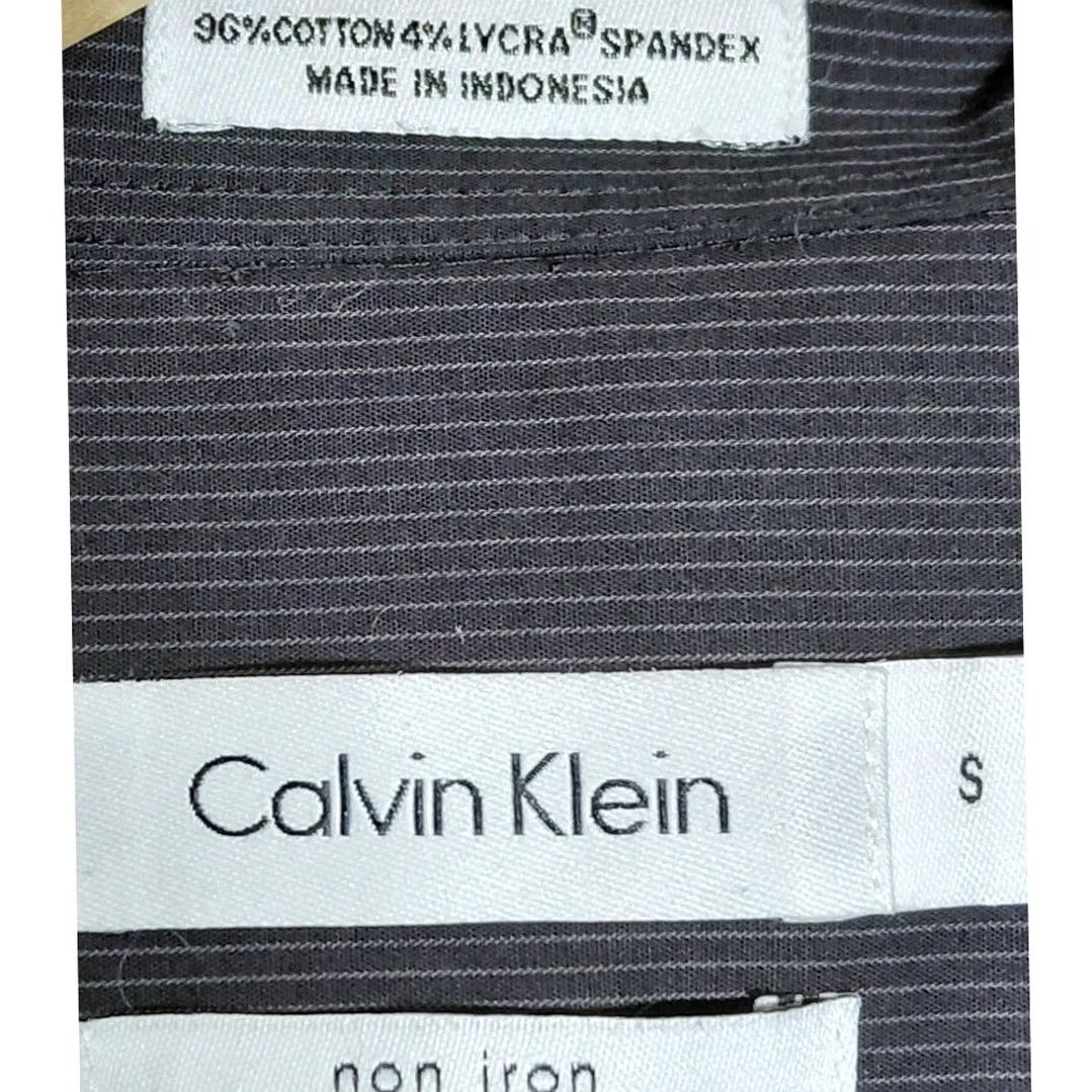 Calvin Klein Calvin Klein Non Iron Button-Up Shirt Gray Solid Knit Long Sleeve Men S Garment Care Easy Care Stretch Regular Cotton Spandex Size US S / EU 44-46 / 1 - 5 Thumbnail