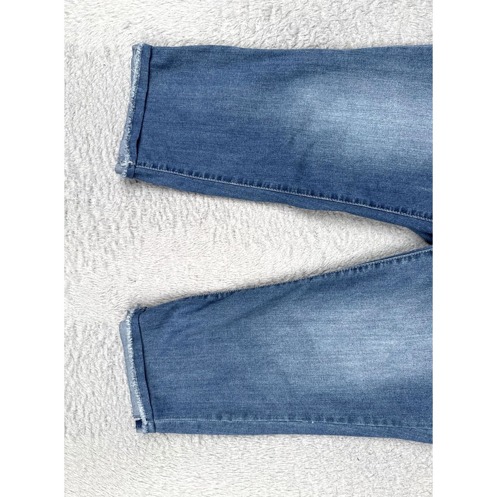 Nine West Nine West Chrystie Capri Jeans Womens 6 Blue Denim Mid Rise 5-Pocket Stretch Capris Size 28" / US 6 / IT 42 - 2 Thumbnail