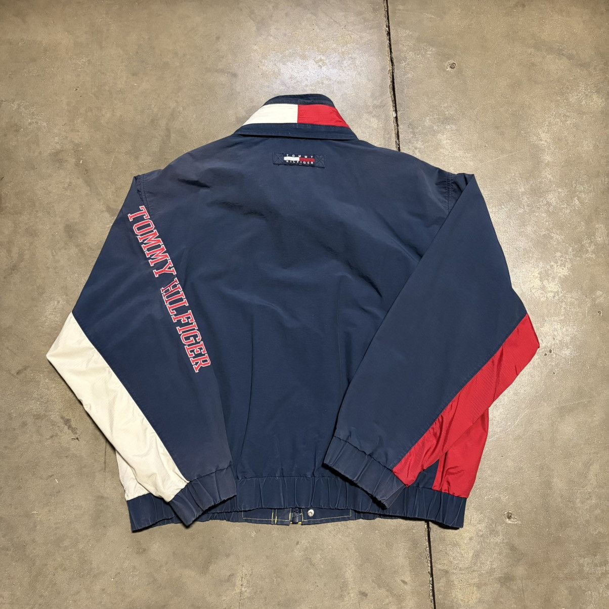 Tommy Hilfiger Vintage Tommy Hilfiger Jacket Lightweight Sailing Logo 90s Size US XL / EU 56 / 4 - 8 Thumbnail