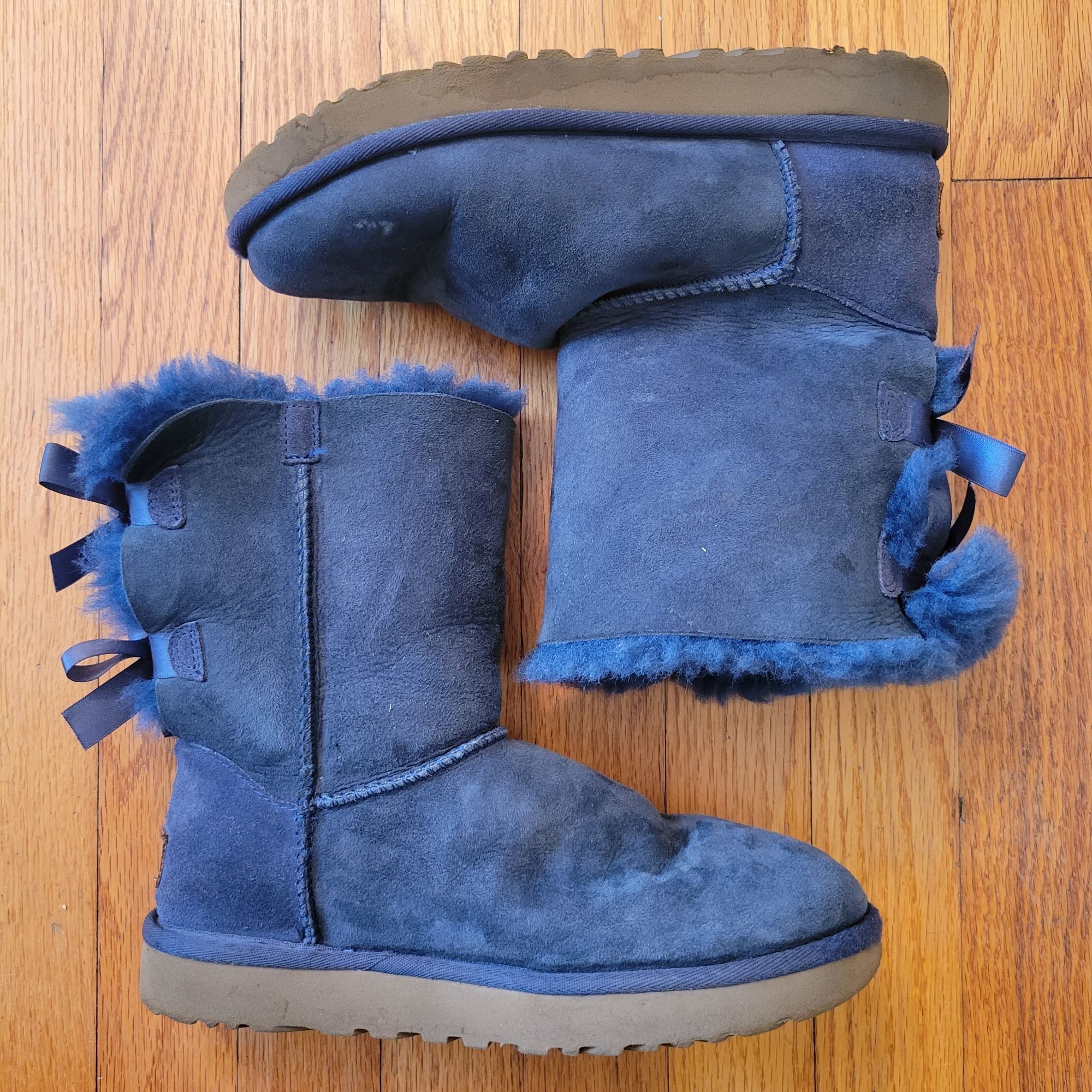 Shops navy blue ugg boots