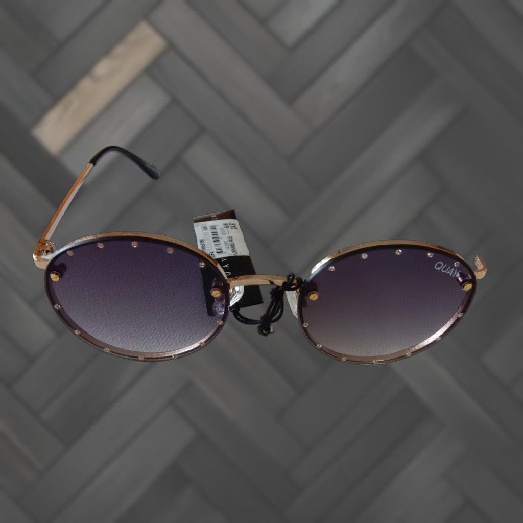 Farah VINTAGE Quay Sunglasses Women's Gold Rhinestone Decorative Broken Left Arm, Farrah Style Size ONE SIZE - 1 Thumbnail