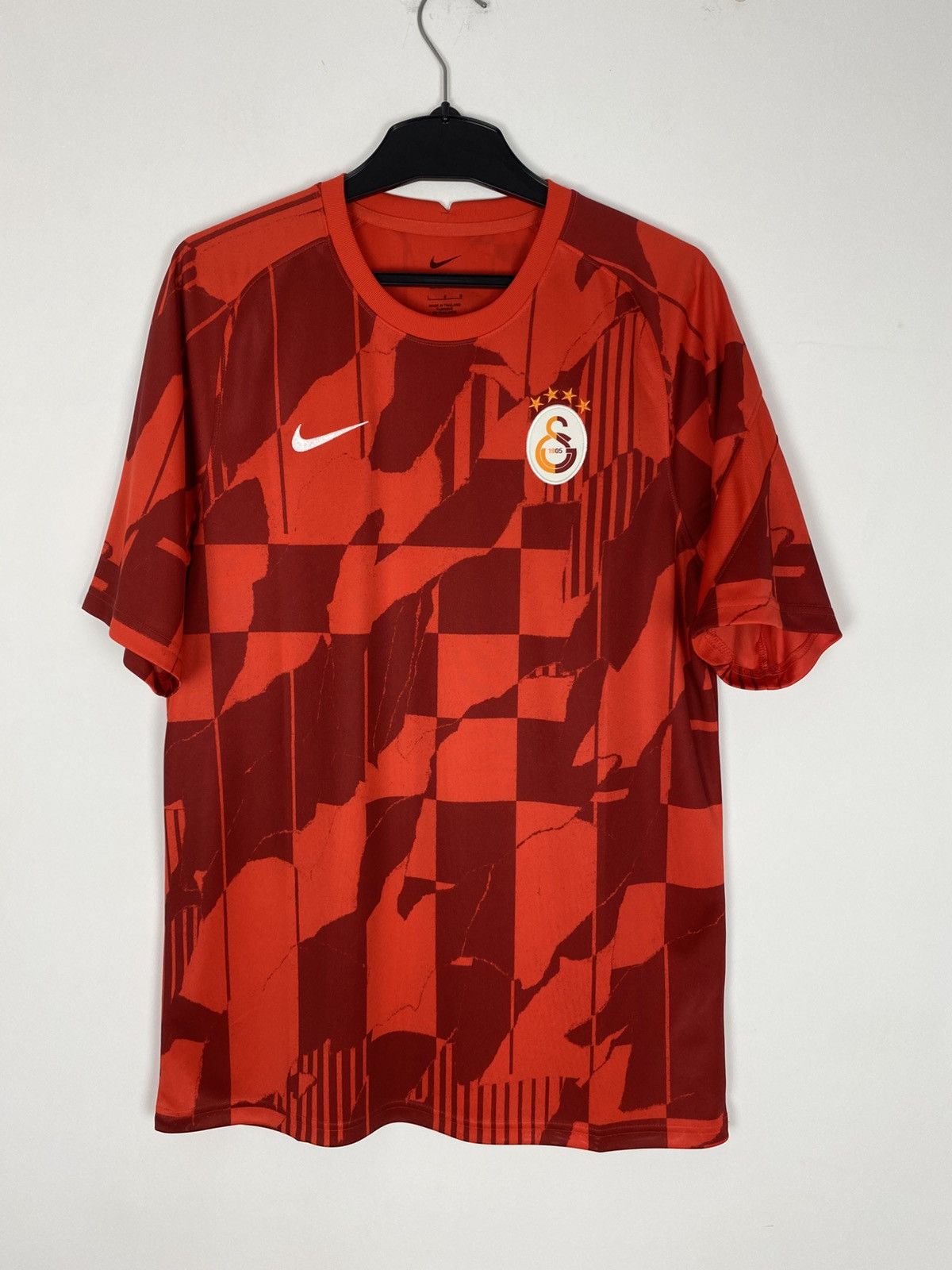 Nike Nike x Galatasaray Pre-match football Jersey L rare y2k Size US L / EU 52-54 / 3 - 1 Thumbnail