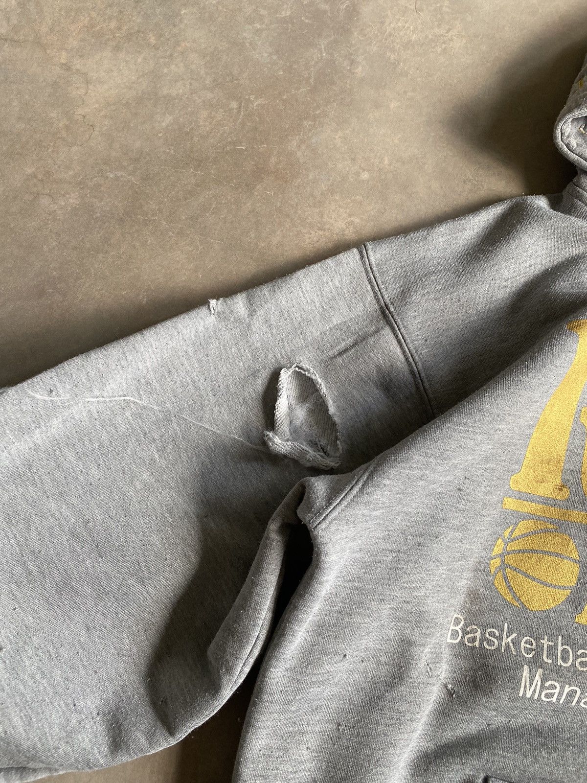 Japanese Brand × NBA Hitoshima Basketball Hoodie Distressed 90s Size US M / EU 48-50 / 2 - 3 Thumbnail
