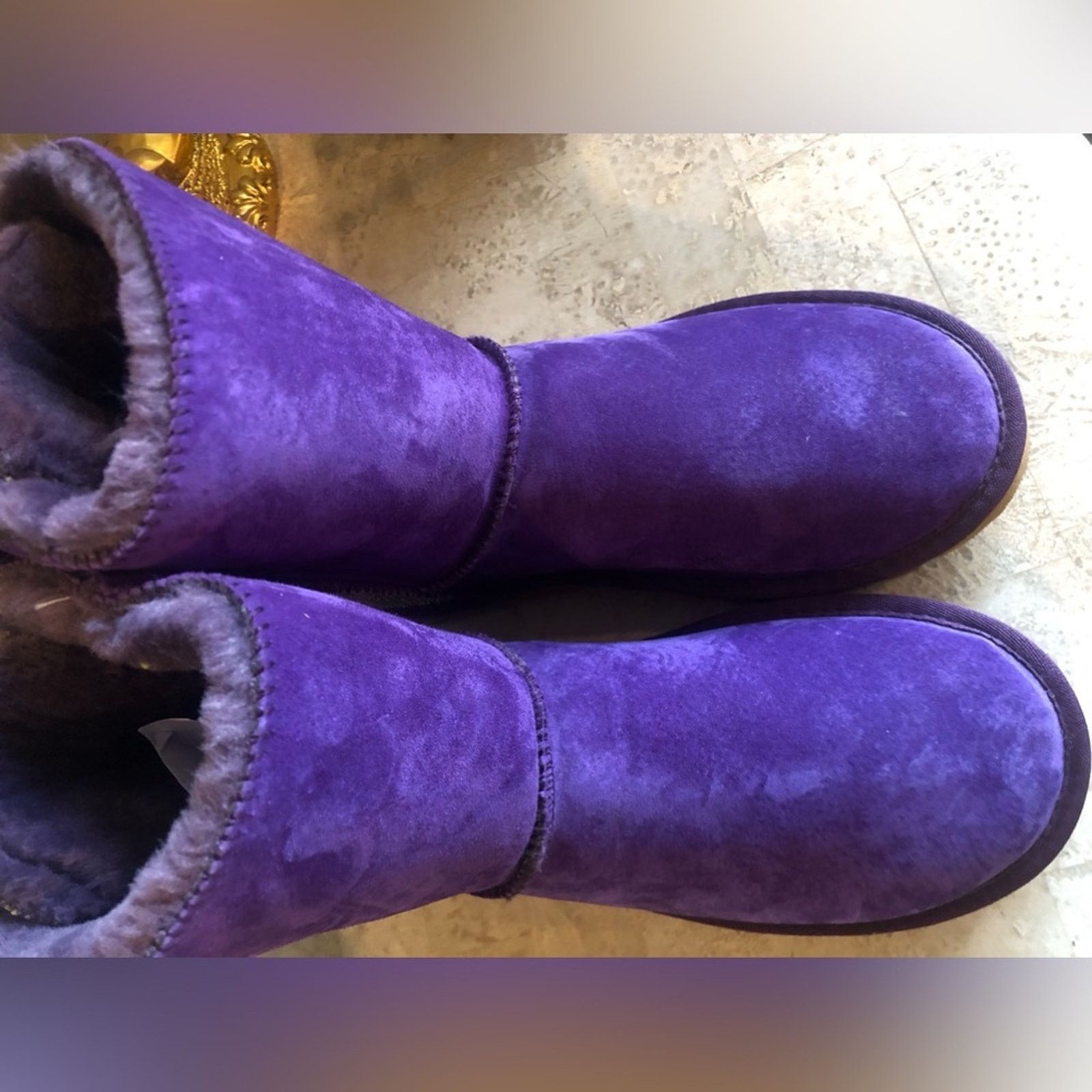 Ugg Ugg it’s With Bows And Rhinestones size9 Size US 9 / IT 39 - 16 Thumbnail