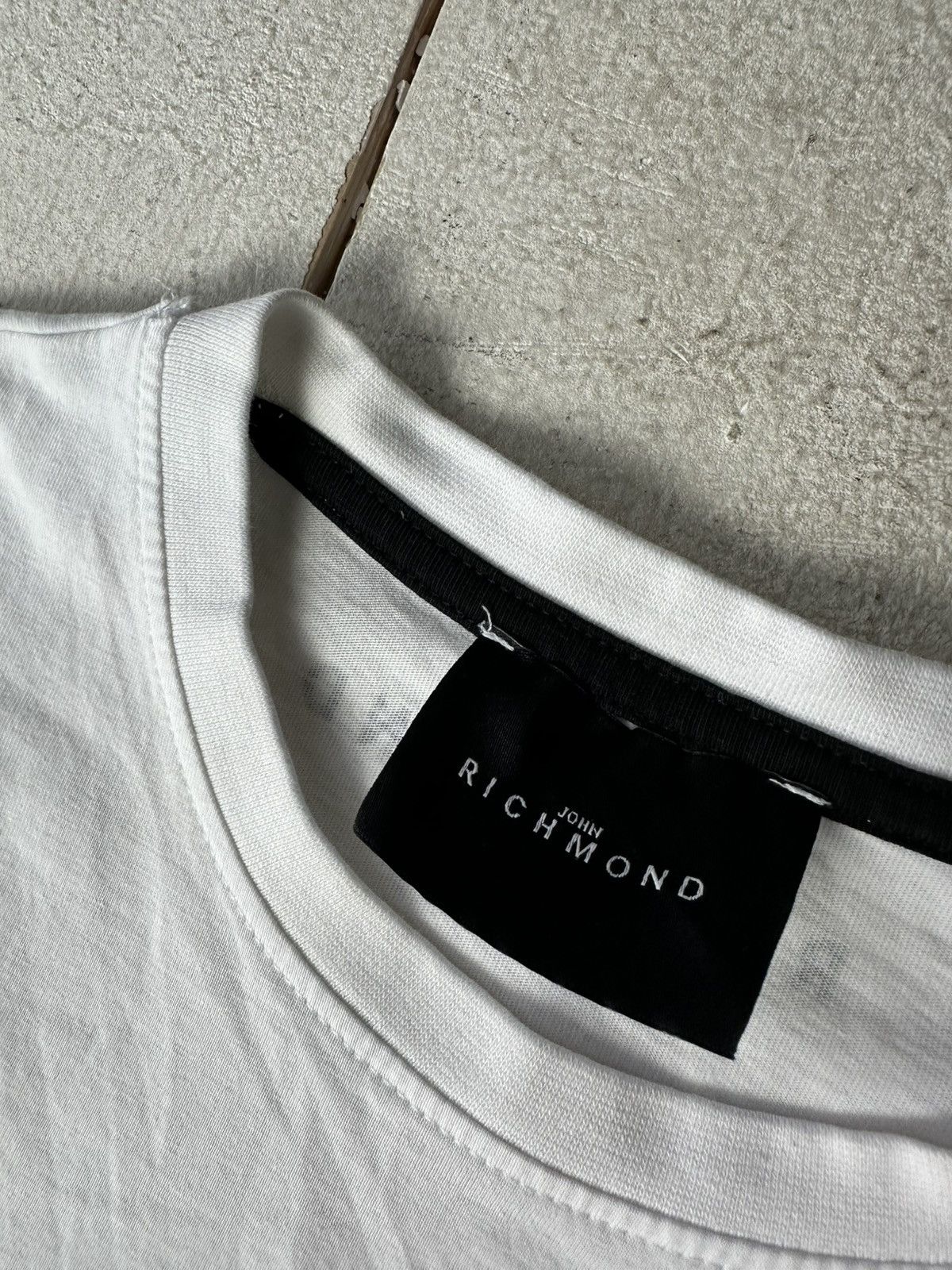 Vintage JOHN RICHMOND PUNK 🚨 LUXURY WOMEN WHITE TEE BIG LOGO Size S / US 4 / IT 40 - 8 Thumbnail