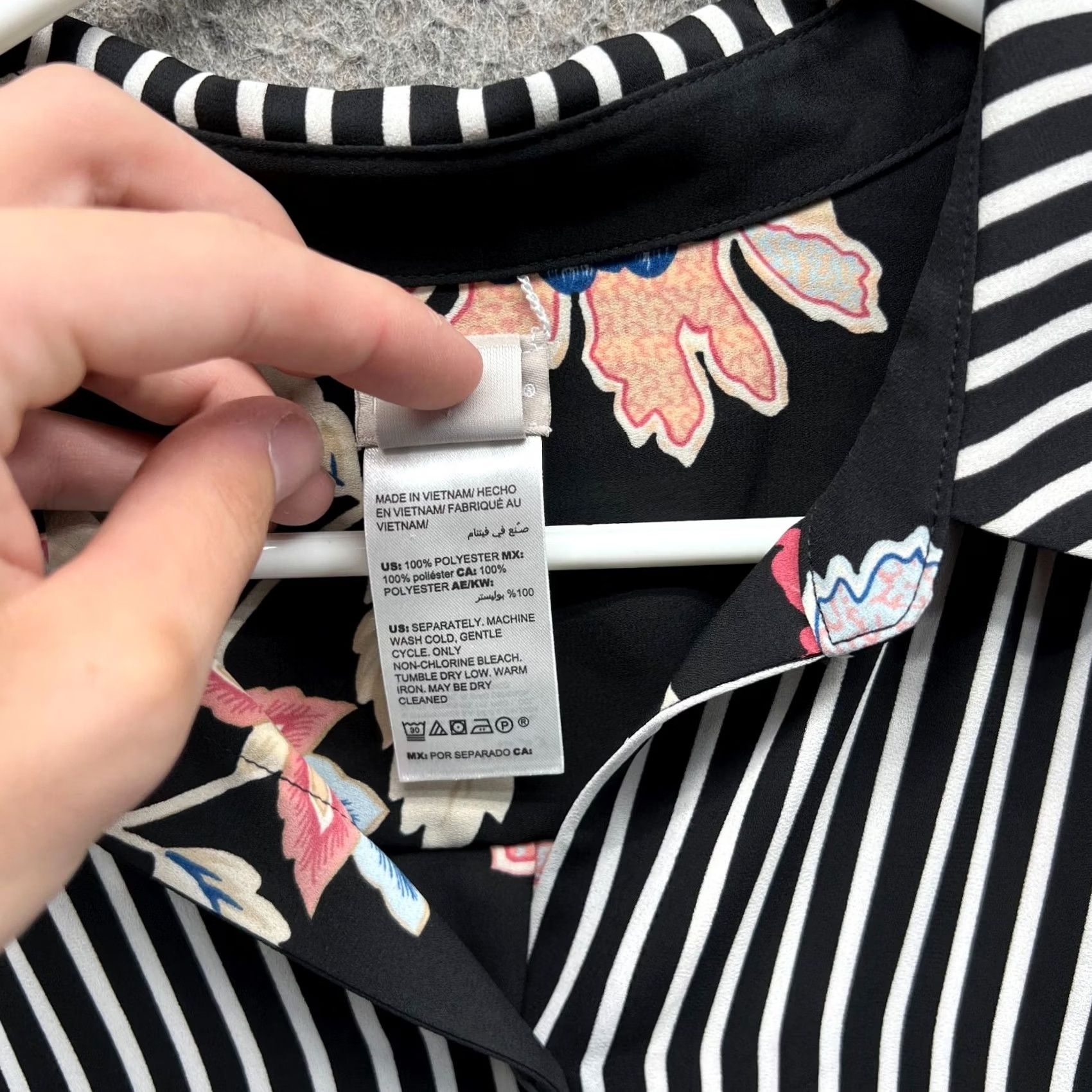 Vintage Chico'S Shirt Womens 2 Black White Stripes Preppy Dress Sateen Button Down Size XS / US 0-2 / IT 36-38 - 5 Thumbnail
