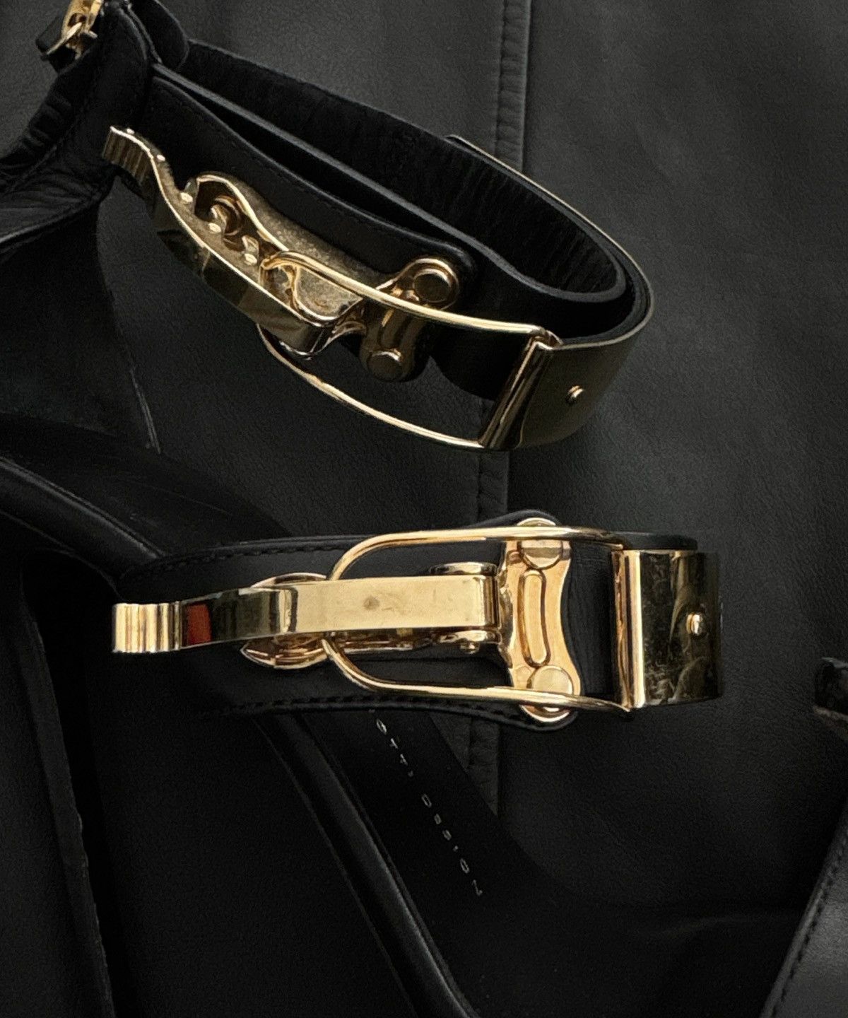 Giuseppe Zanotti Giuseppe Zanotti Coline Three Strap Gold Bangles Sandals Size US 9 / IT 39 - 2 Thumbnail