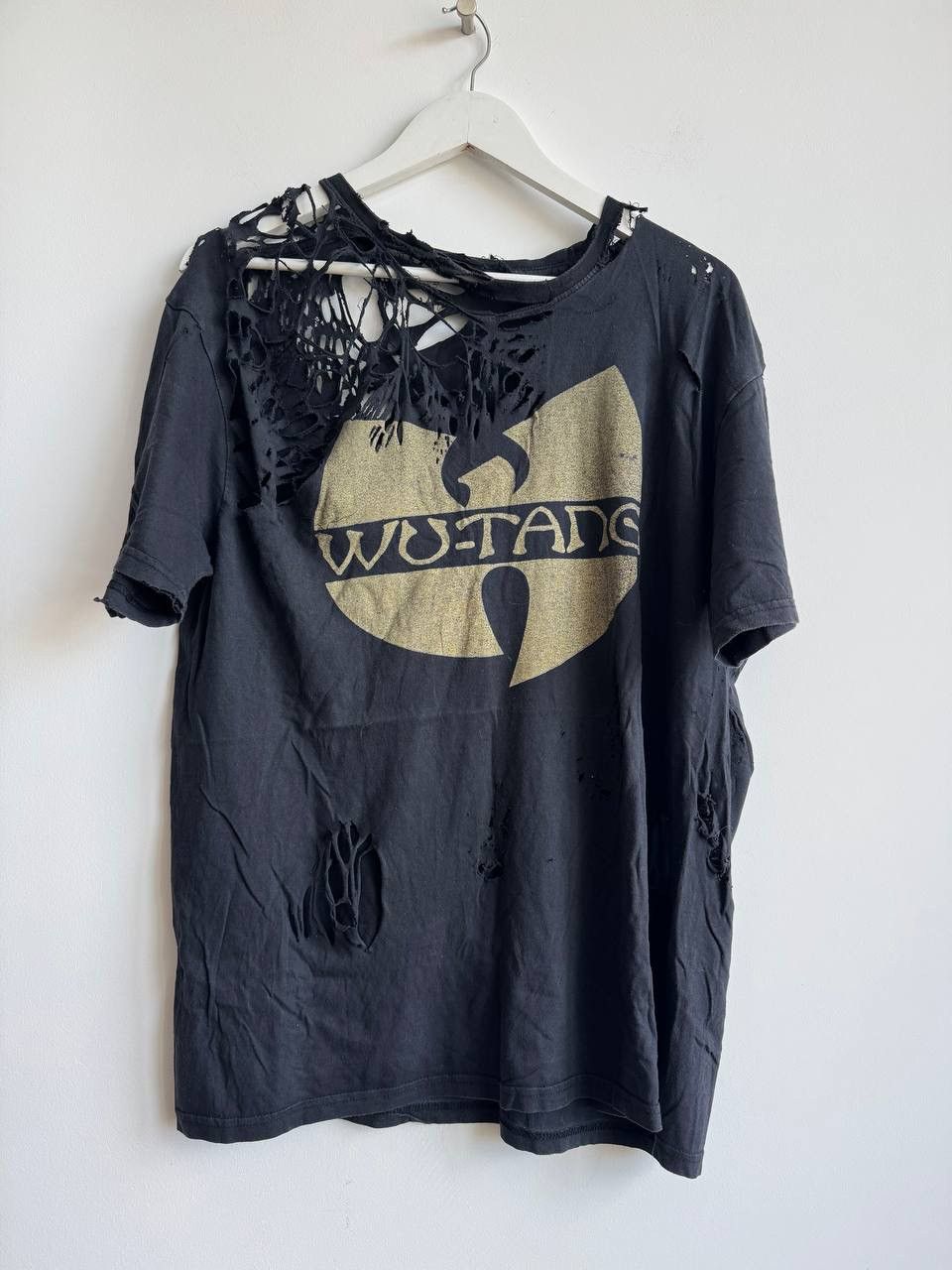 Vintage Vintage Distressed Faded Paperthin Wu Tang Tee Size US L / EU 52-54 / 3 - 4 Thumbnail