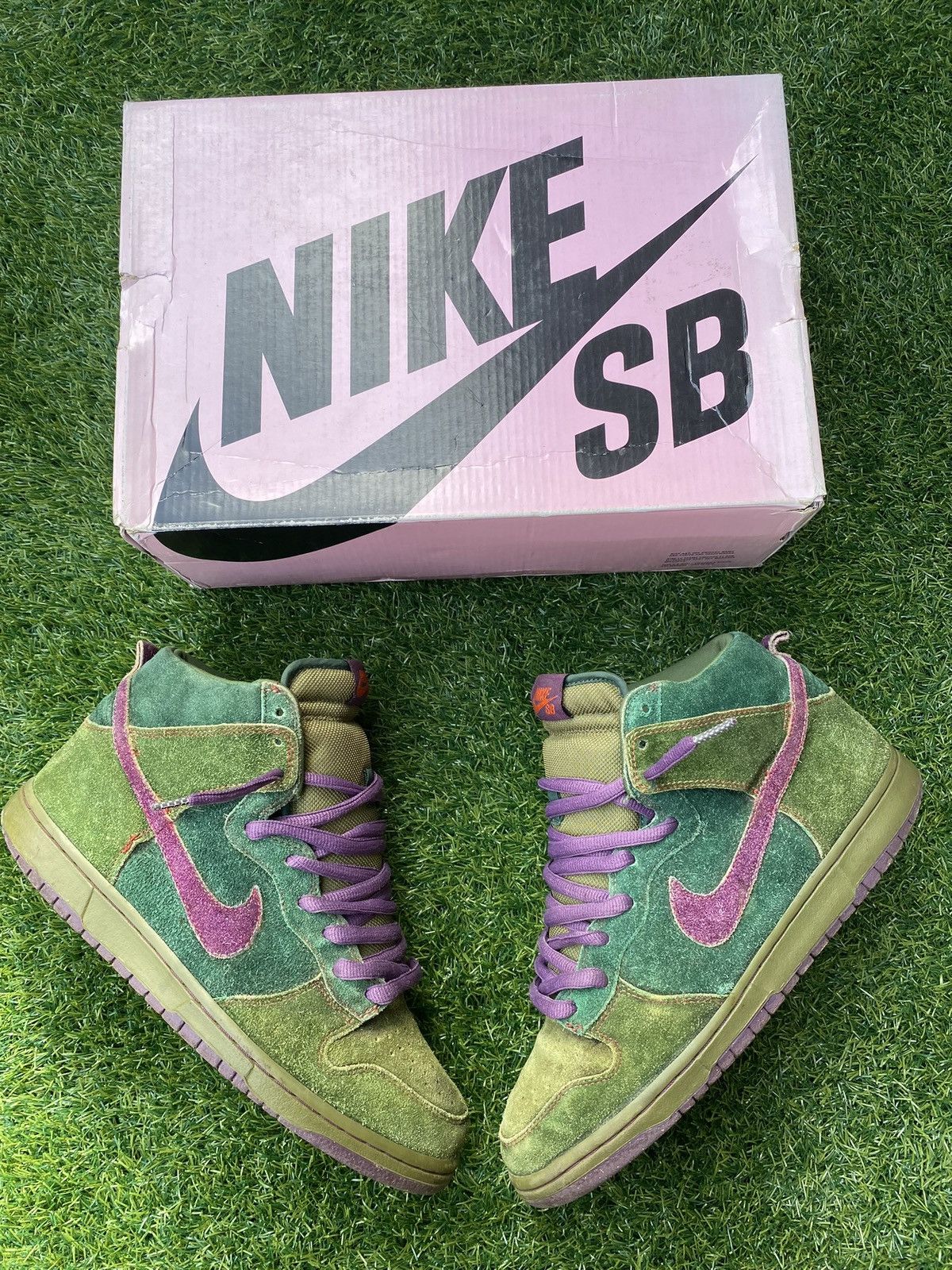 Nike Nike Dunk Skunk 2010 Size US 9.5 / EU 42-43 - 1 Thumbnail