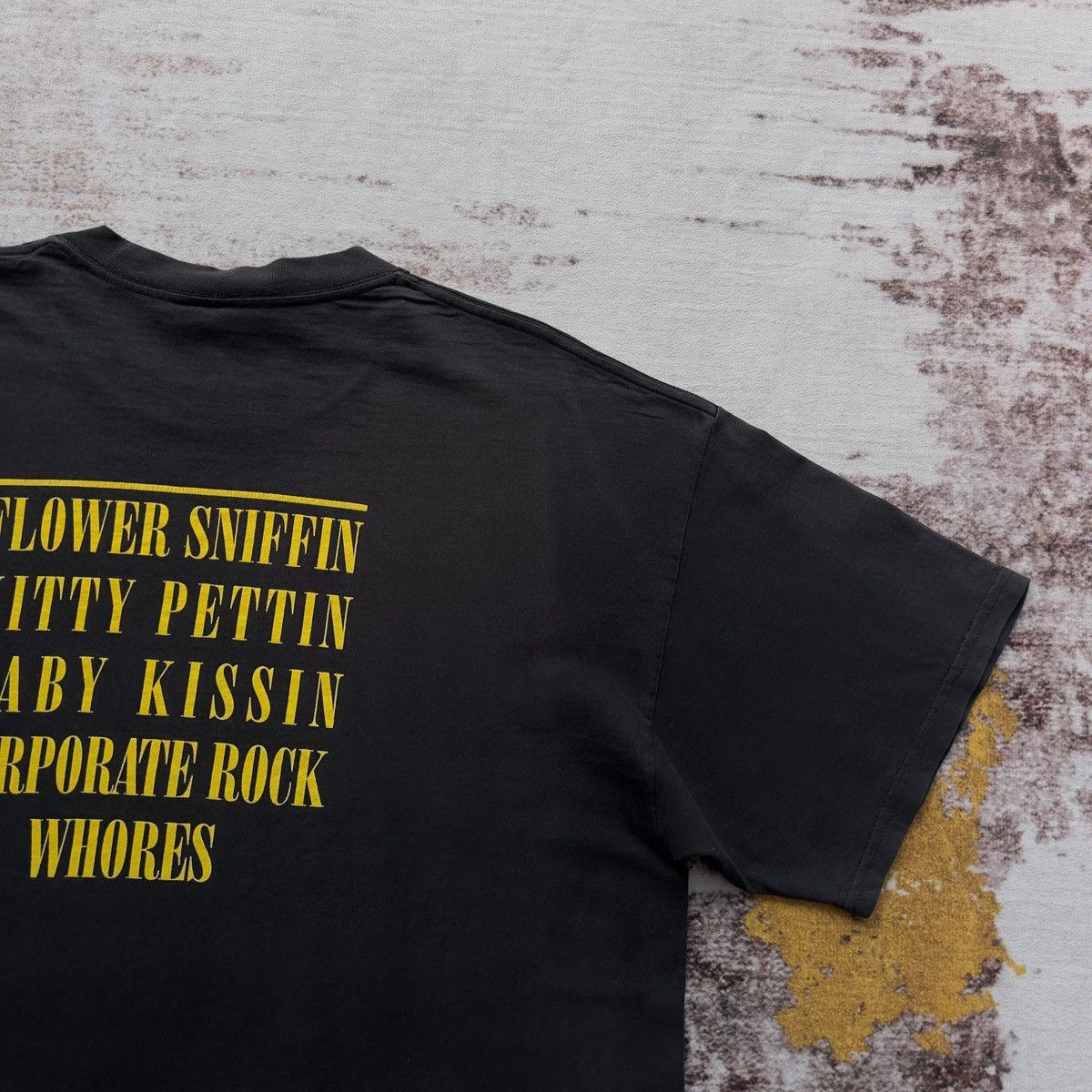 Band Tees VINTAGE NIRVANA COPYRIGHT 1992 SMILEY FACE 90’S Size US L / EU 52-54 / 3 - 21 Thumbnail
