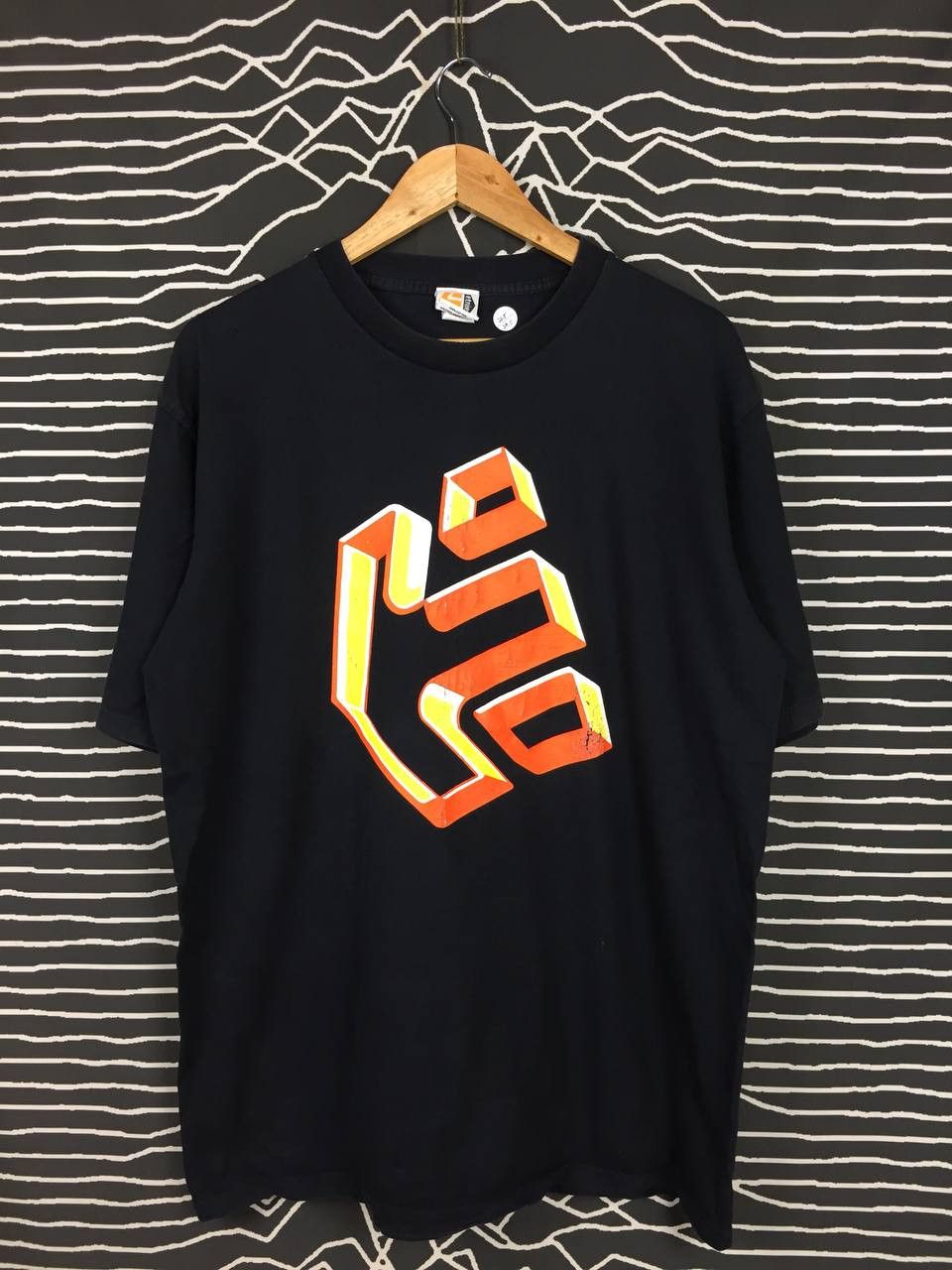 Etnies Vtg Etnies Skateboards Big Logo Skate Tee Size US XL / EU 56 / 4 - 1 Thumbnail