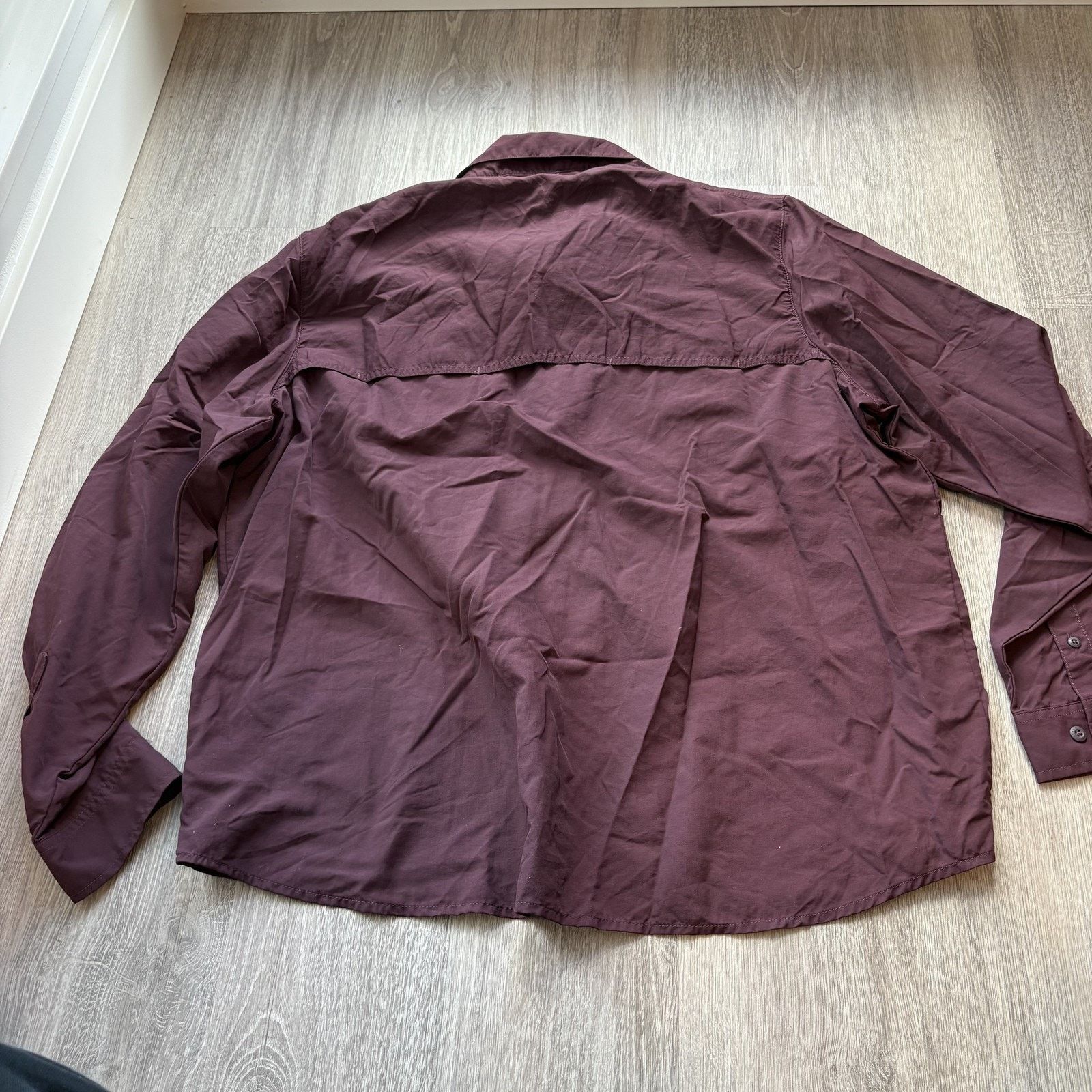 Columbia Columbia Men's Omni-Shade Hiking Shirt XXL Burgundy Long Size XXL / US 16-18 / IT 52-54 - 9 Thumbnail