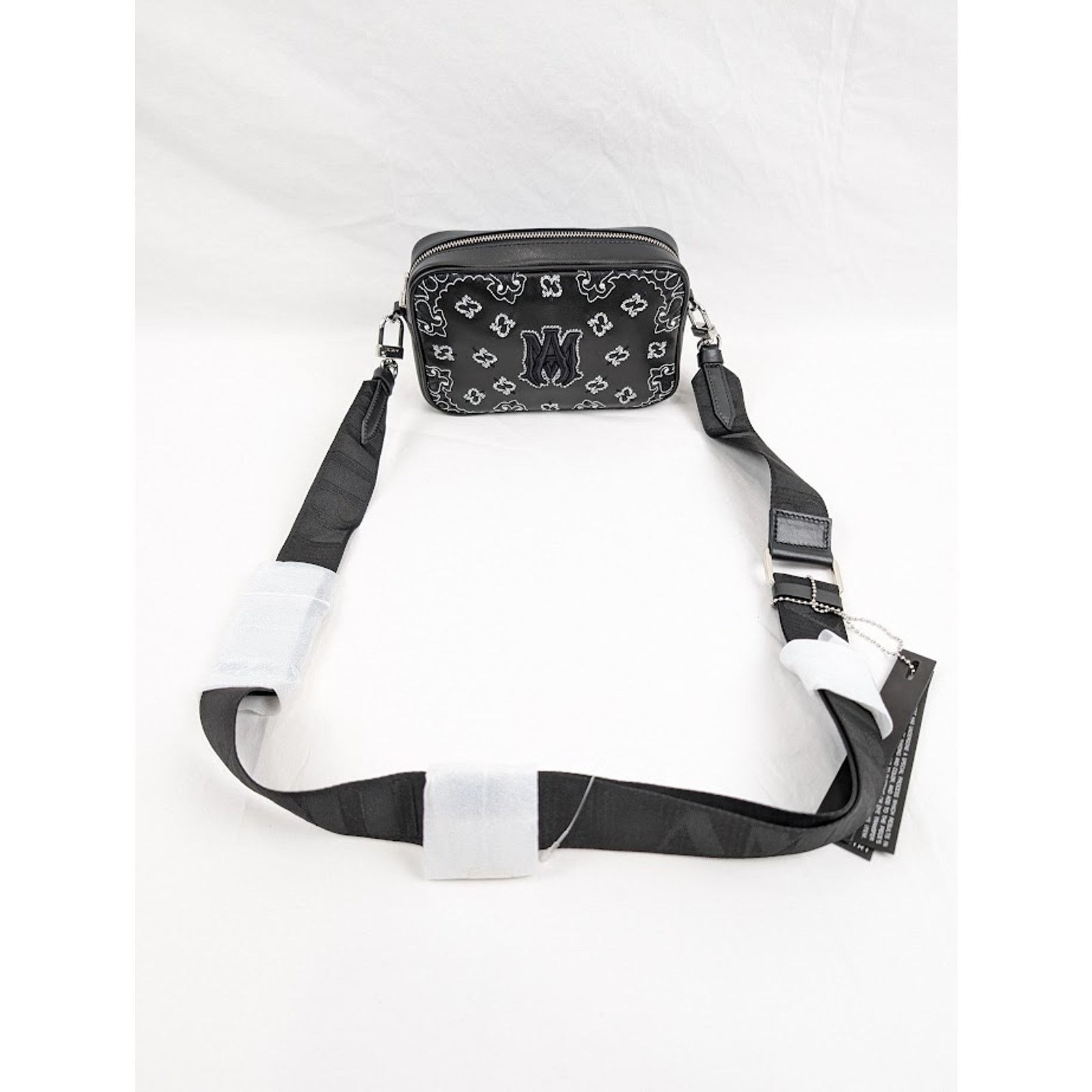Amiri o1rshd1 Size: OS / Bandana Camera Case in Black Size ONE SIZE - 22 Thumbnail