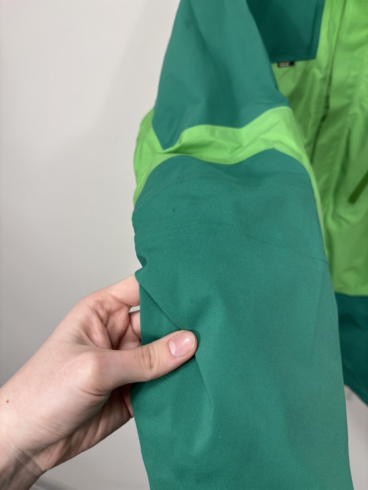 Haglofs Haglofs Men’s Gore-Tex Performance Shell Outdoor Jacket Size US L / EU 52-54 / 3 - 17 Thumbnail