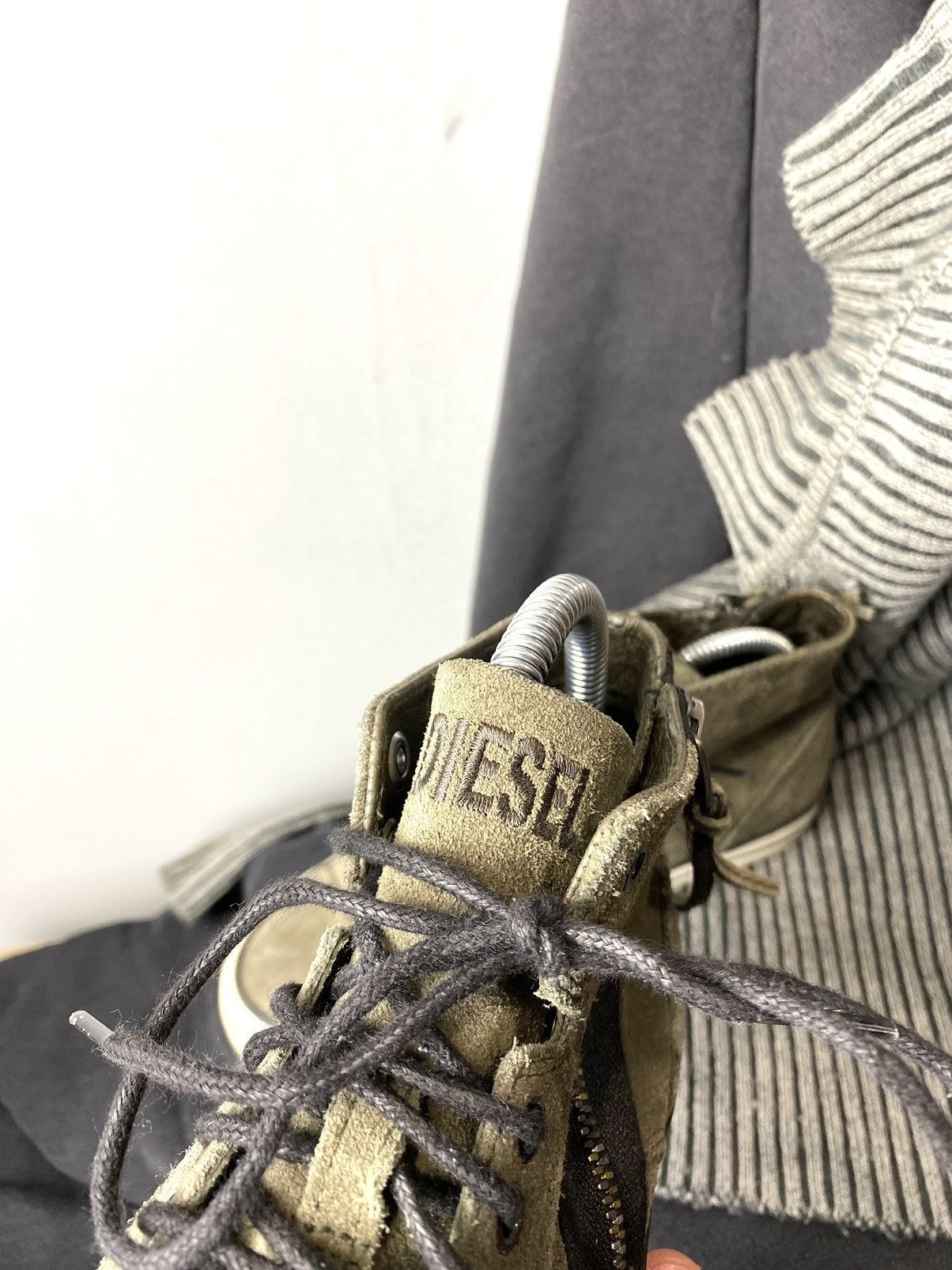 Diesel Vintage Diesel High Top Design Suede Sneakers Size US 7.5 / IT 37.5 - 8 Thumbnail