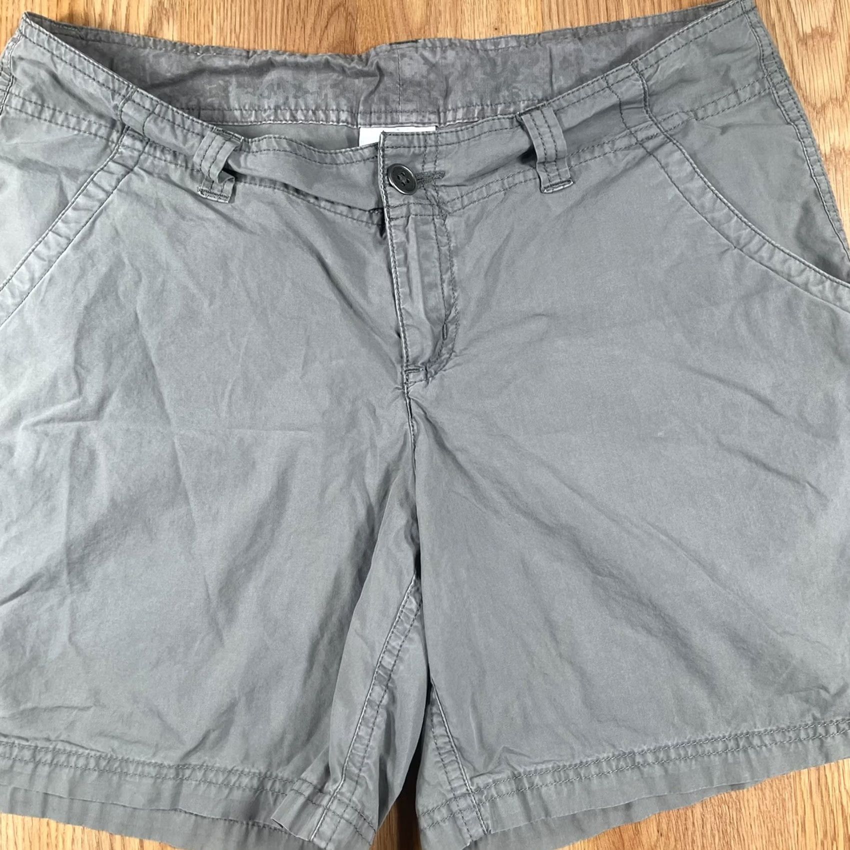 Vintage Columbia Sportswear Company Womens Shorts 6 Green Khaki Flat Front Chino Slacks Size 28" / US 6 / IT 42 - 2 Thumbnail