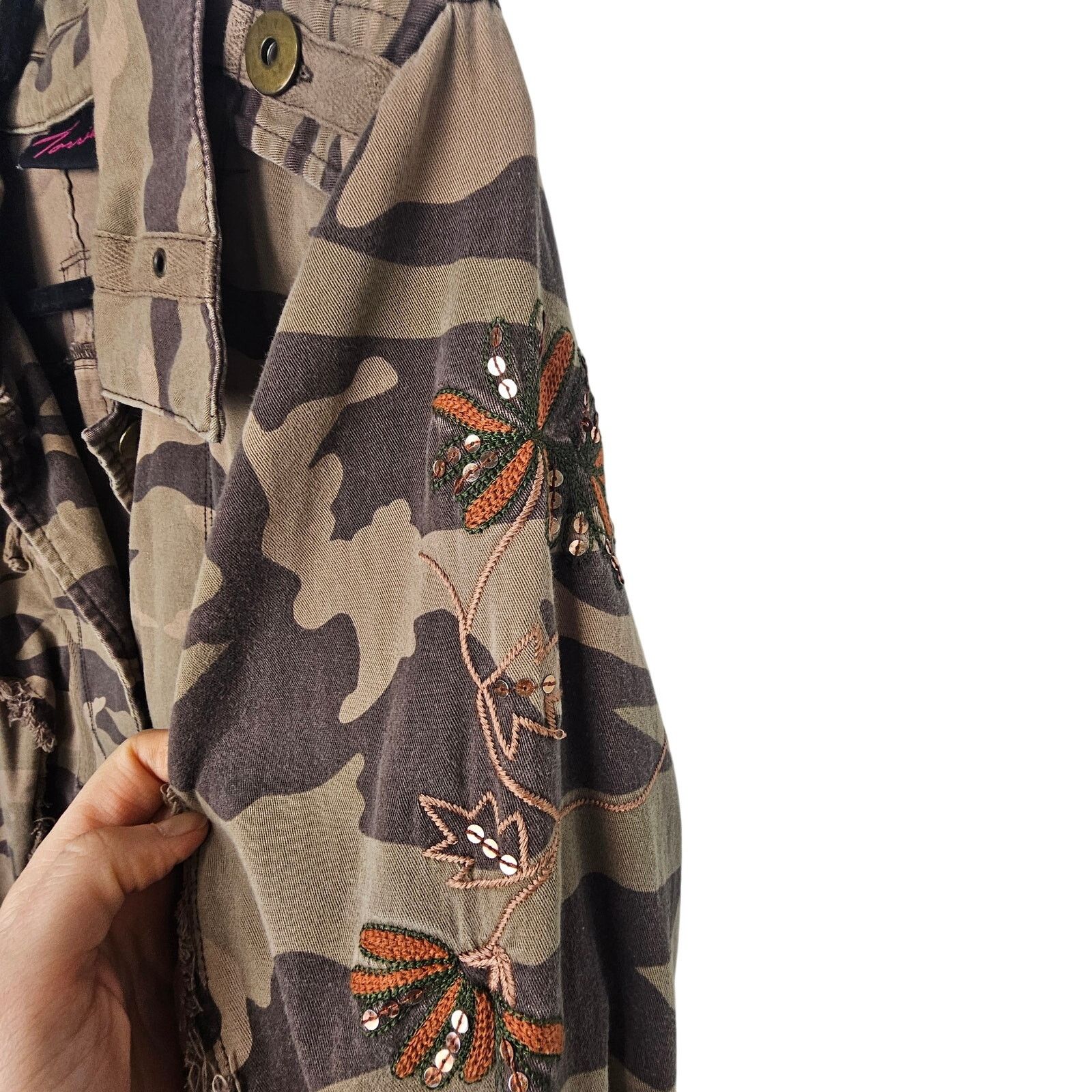 Corridor Torrid Womens Y2K Camo Sequin Embroidered Floral Jacket 3X Size 3XL / US 20-22 - 5 Thumbnail