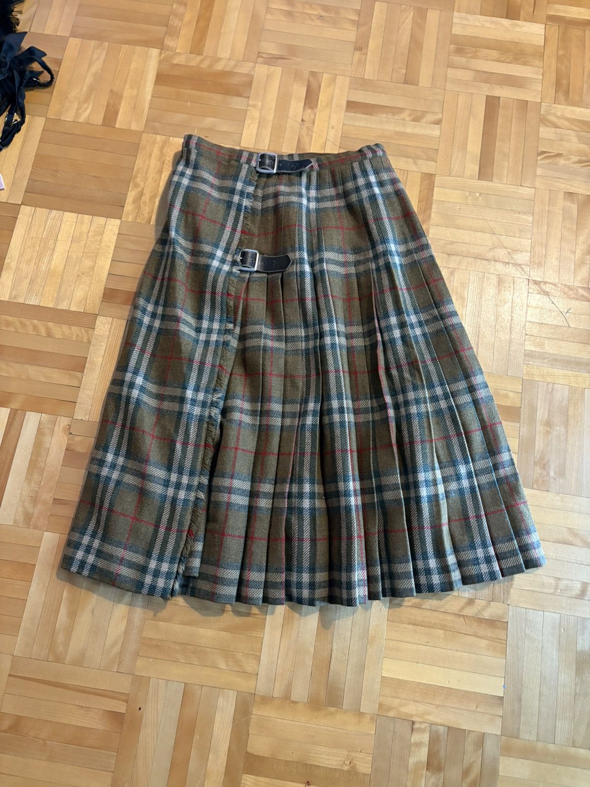 Burberry Burberry plaid pleated mini skirt Size 29" - 1 Thumbnail