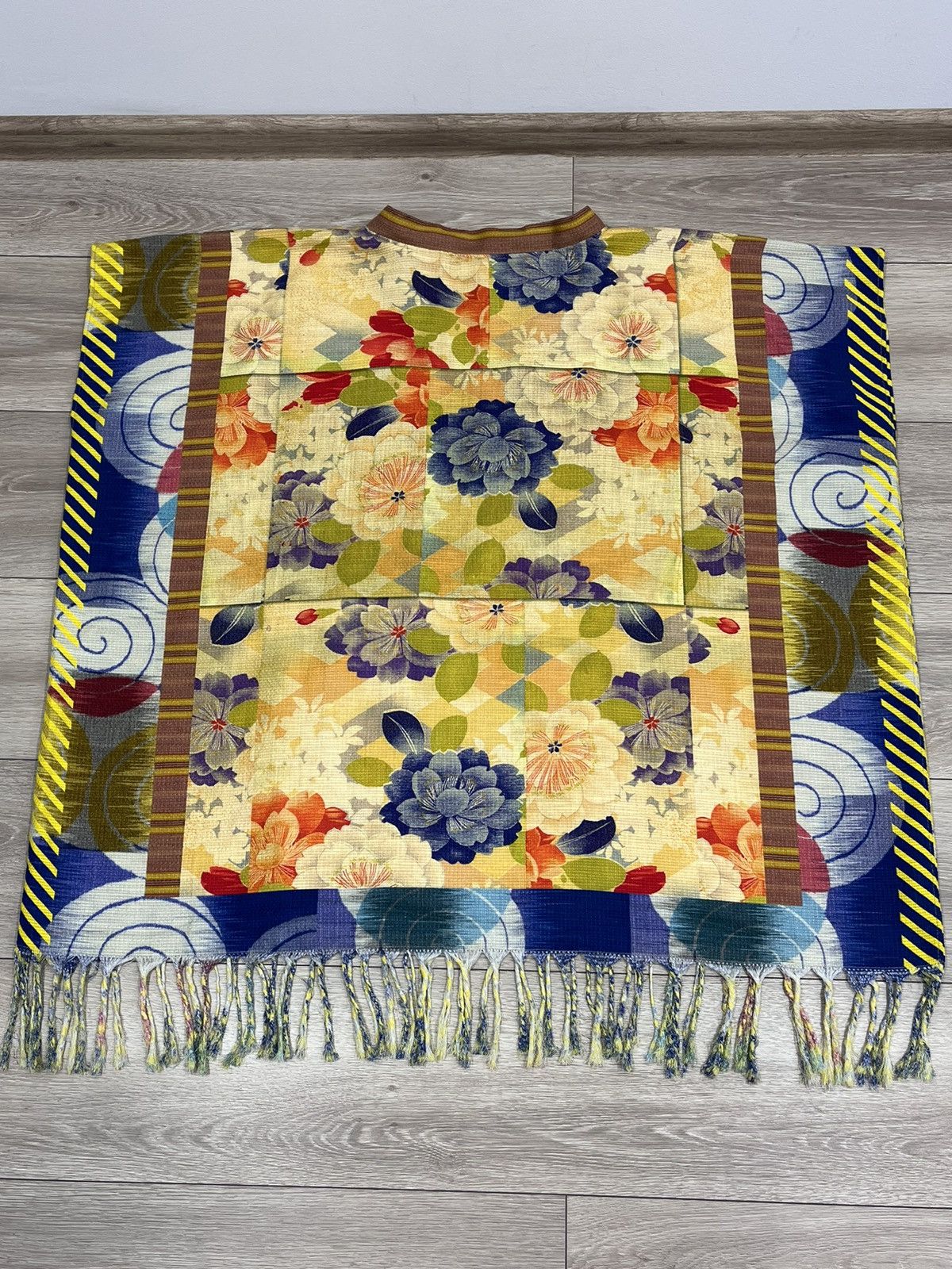 Pierre-Louis Mascia Pierre Louis Mascia Cotton & Linen Flower Poncho V Neck OS Size M / US 6-8 / IT 42-44 - 10 Thumbnail