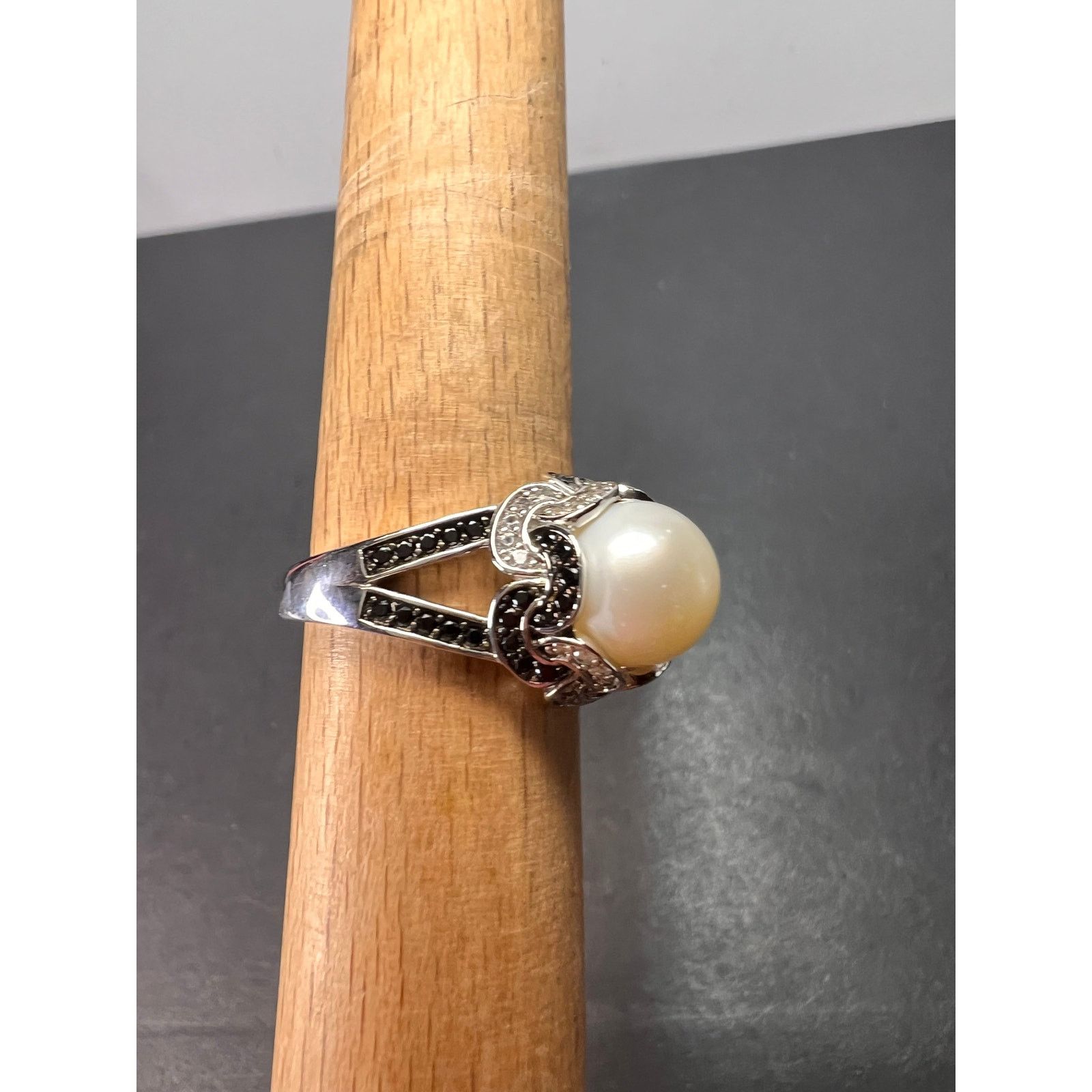 Other White cultured pearl and multi gem 925 ring size 9 *NEW* Size ONE SIZE - 10 Thumbnail