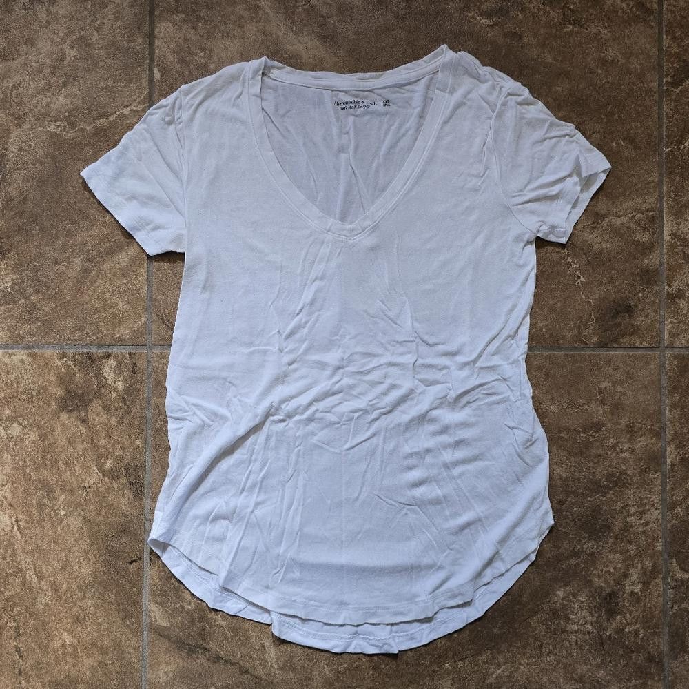 Abercrombie & Fitch White Classic A&F Vneck Short Sleeve Size XXS / US 00 / IT 34 - 1 Thumbnail