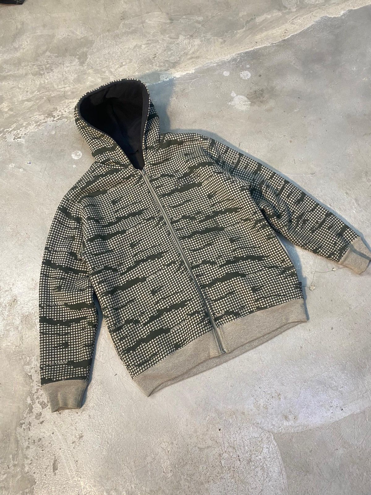 Avirex Vintage Avirex USA Reversible Pixel Camo Full Zip Hoodie Size US L / EU 52-54 / 3 - 2 Thumbnail