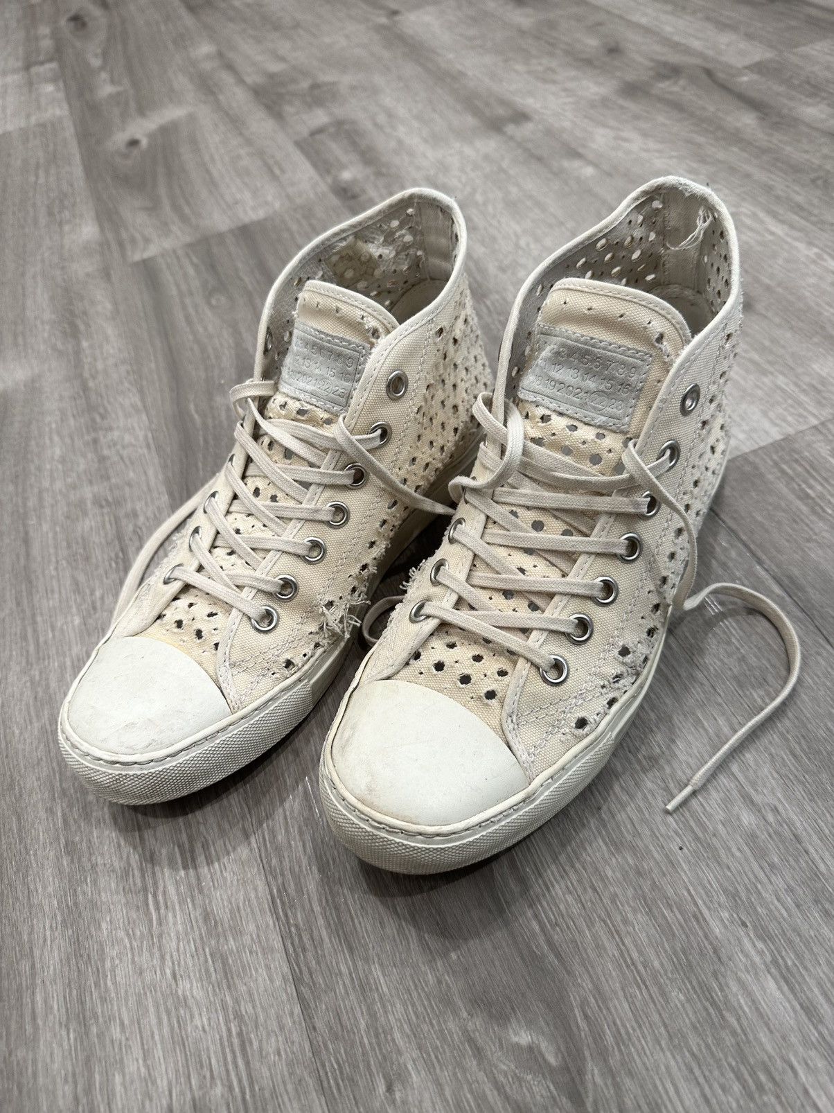 日本全国送料無料商品 特集 Margiela Maison Margiela Maison Perforated High Distressed ファイル・バインダー・ケース