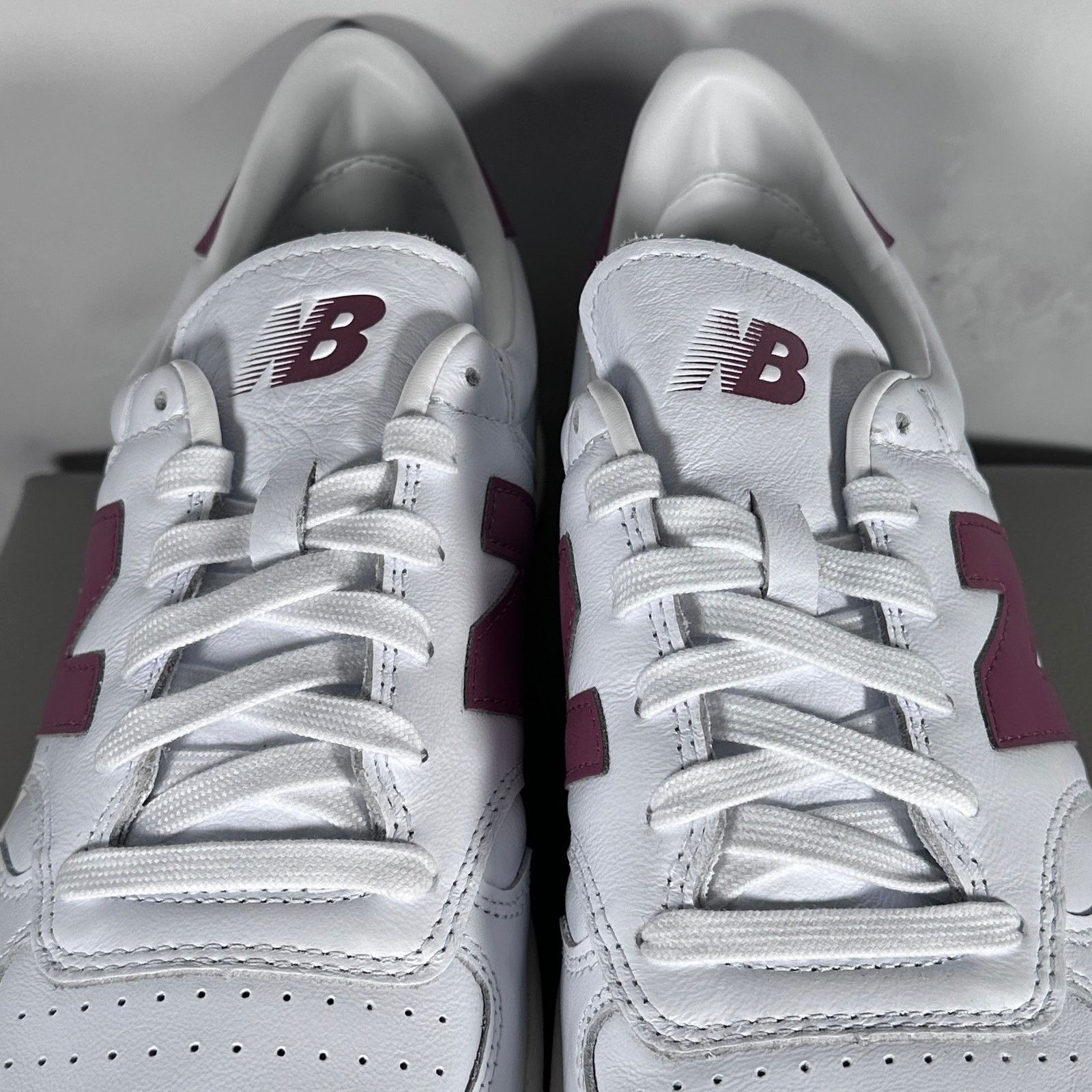 New Balance T500 Court White/Red Size US 11.5 / EU 44-45 - 8 Thumbnail