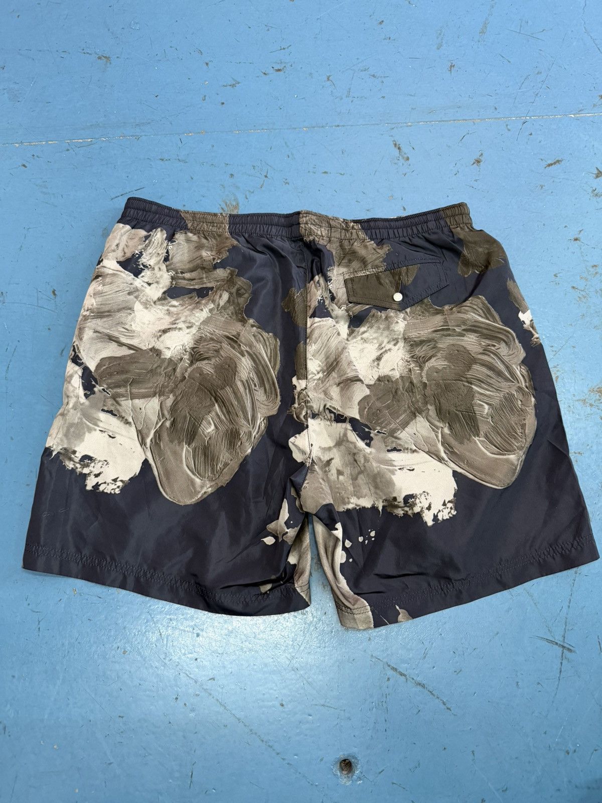 Louis Vuitton LOUIS VUITTON SWIM SHORTS Size US 34 / EU 50 - 2 Thumbnail