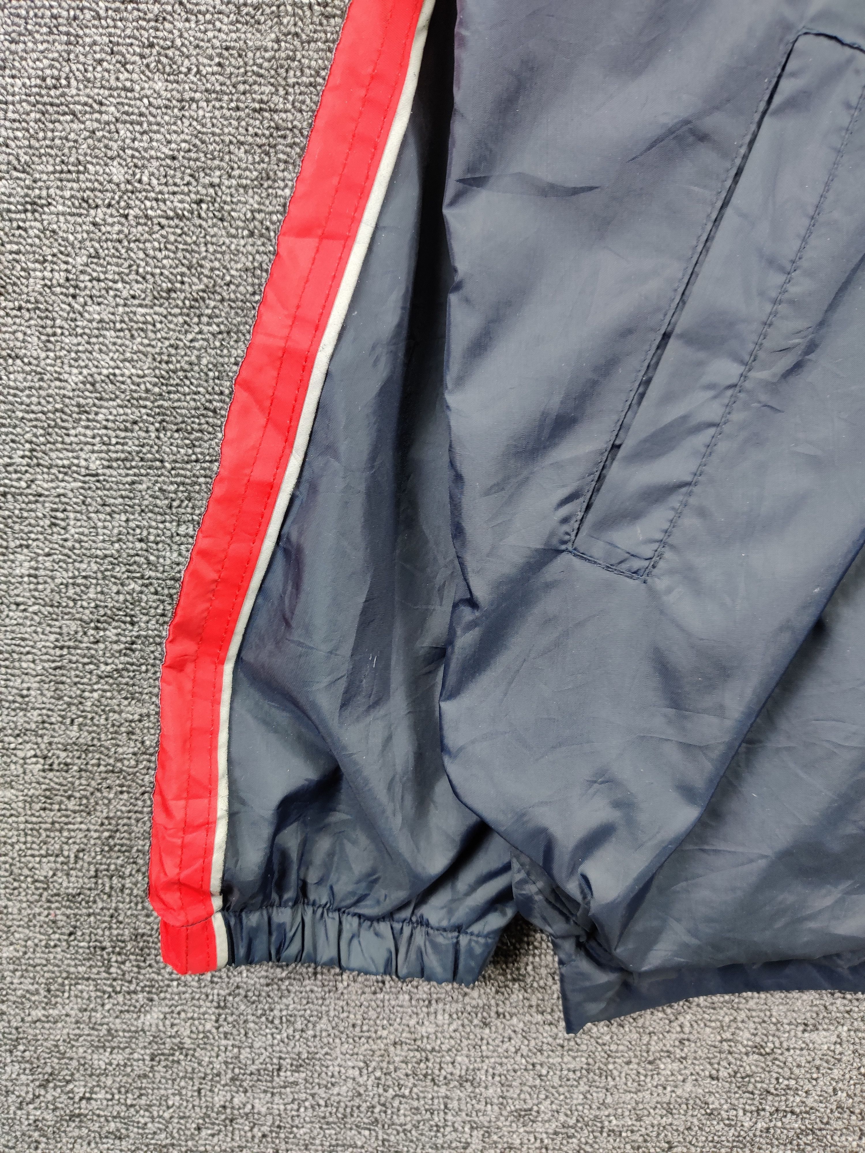 DC Vintage DC Shoe USA Embroidery Logo Windbreaker Light Jacket Size US XL / EU 56 / 4 - 4 Thumbnail