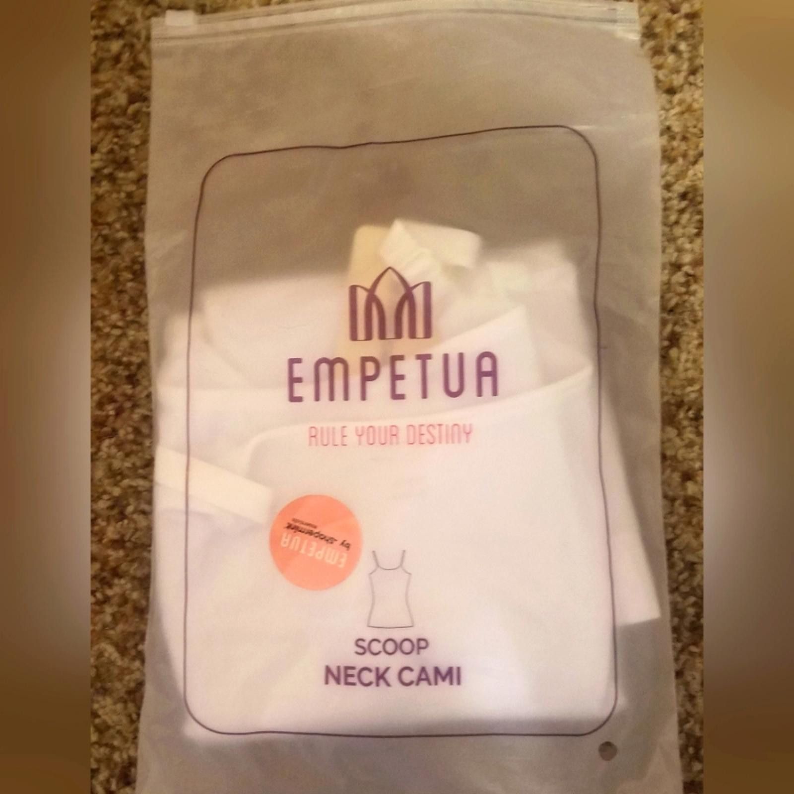Designer NET Empetua White Scoop Neck Cami Size Small Size ONE SIZE - 1 Thumbnail