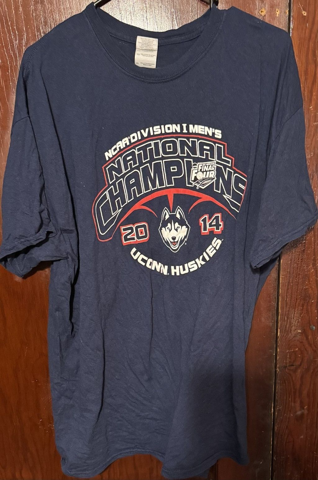 The Unbranded Brand UConn Huskies 2014 NCAA National Champs Tee Men XL Blue Size US XL / EU 56 / 4 - 1 Thumbnail