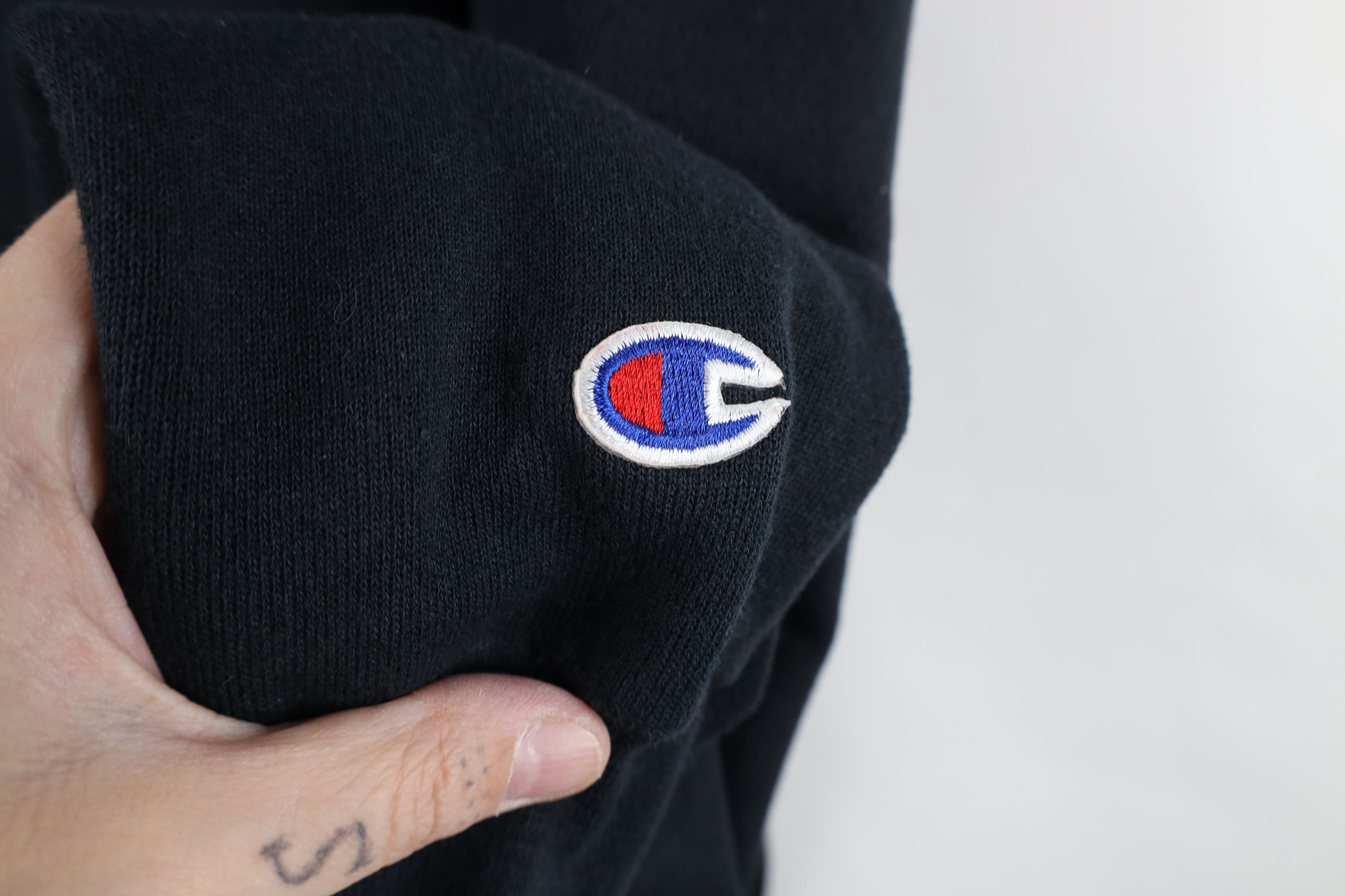 Champion Vintage 90s Champion Faded Spell Out Hoodie Sweatshirt Black Size US XL / EU 56 / 4 - 4 Thumbnail