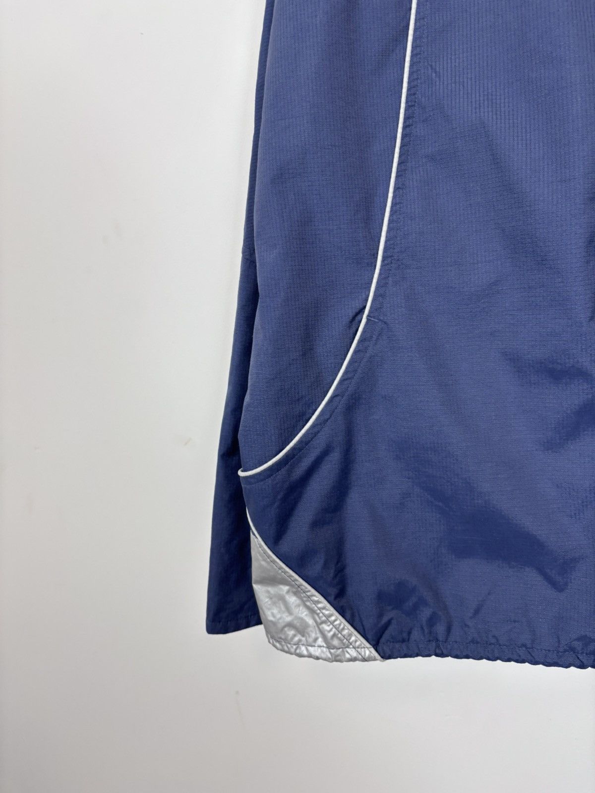 Nike Vintage Nike Y2K Swoosh Reflective Nylon Track Top Jacket Size US XL / EU 56 / 4 - 7 Thumbnail