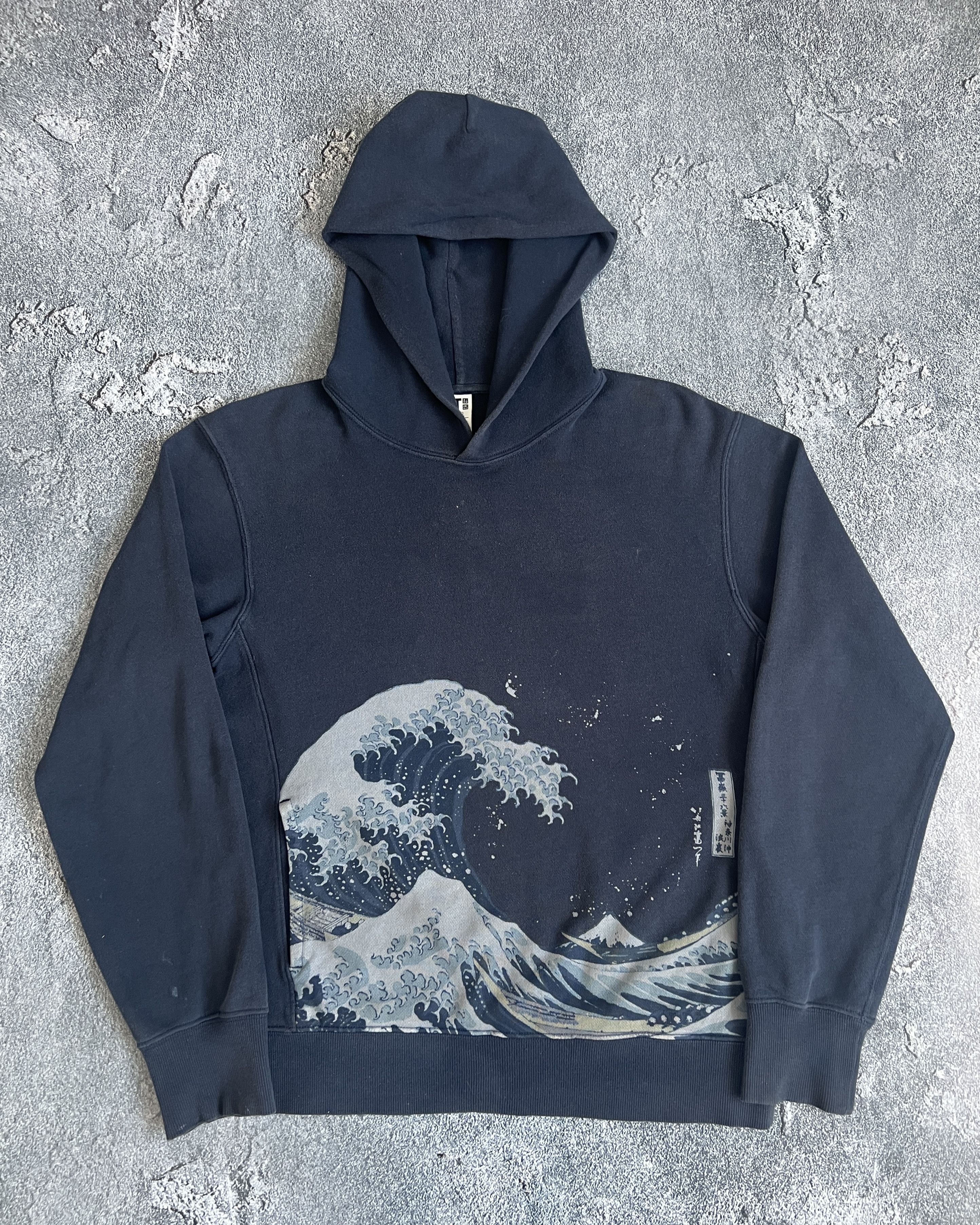 Uniqlo Uniqlo hoodie wave japanese printed Size US S / EU 44-46 / 1 - 1 Thumbnail