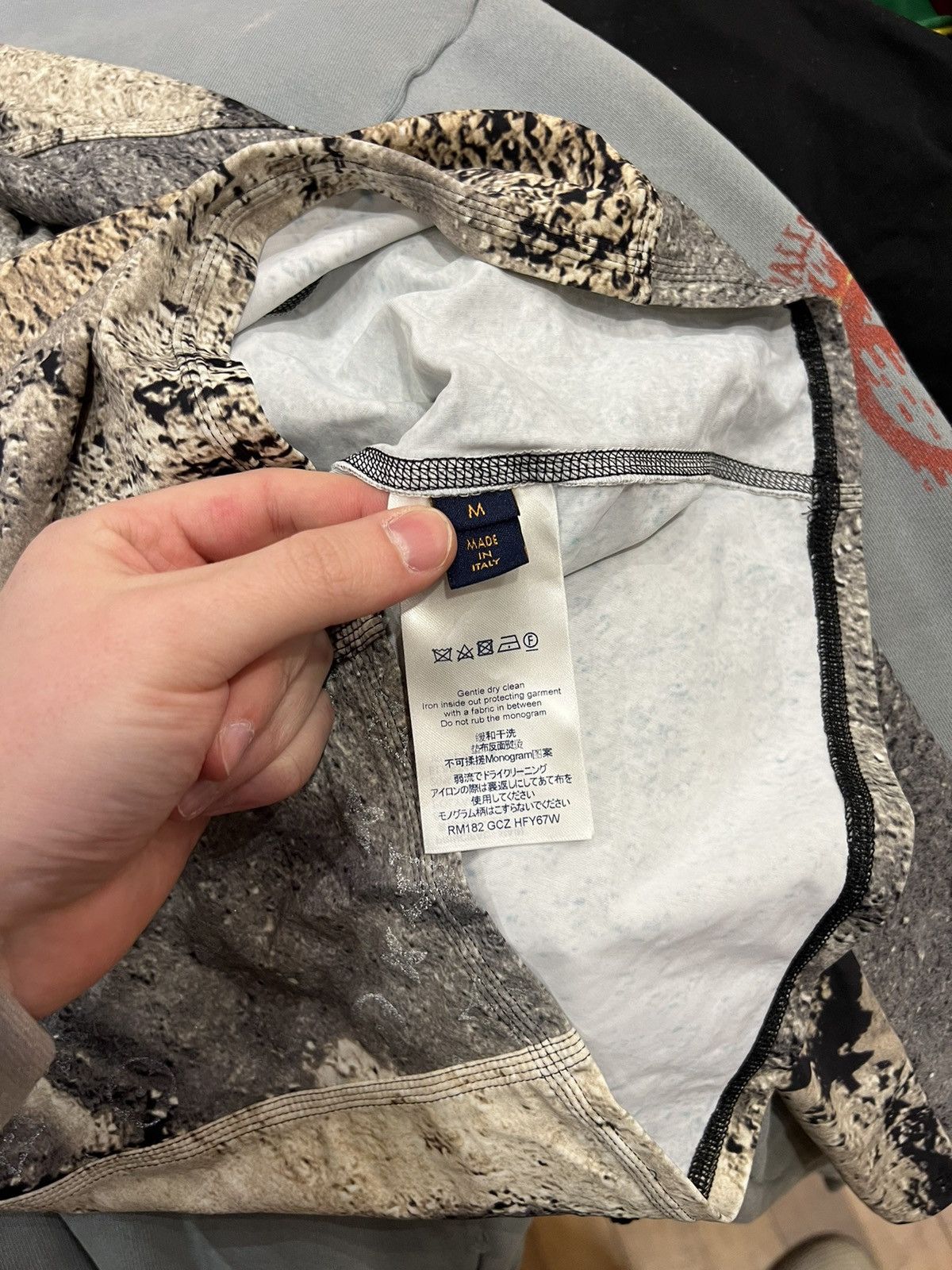 Louis Vuitton Louis Vuitton Reflective Monogram Crater Print Quarter Zip Size US M / EU 48-50 / 2 - 6 Thumbnail