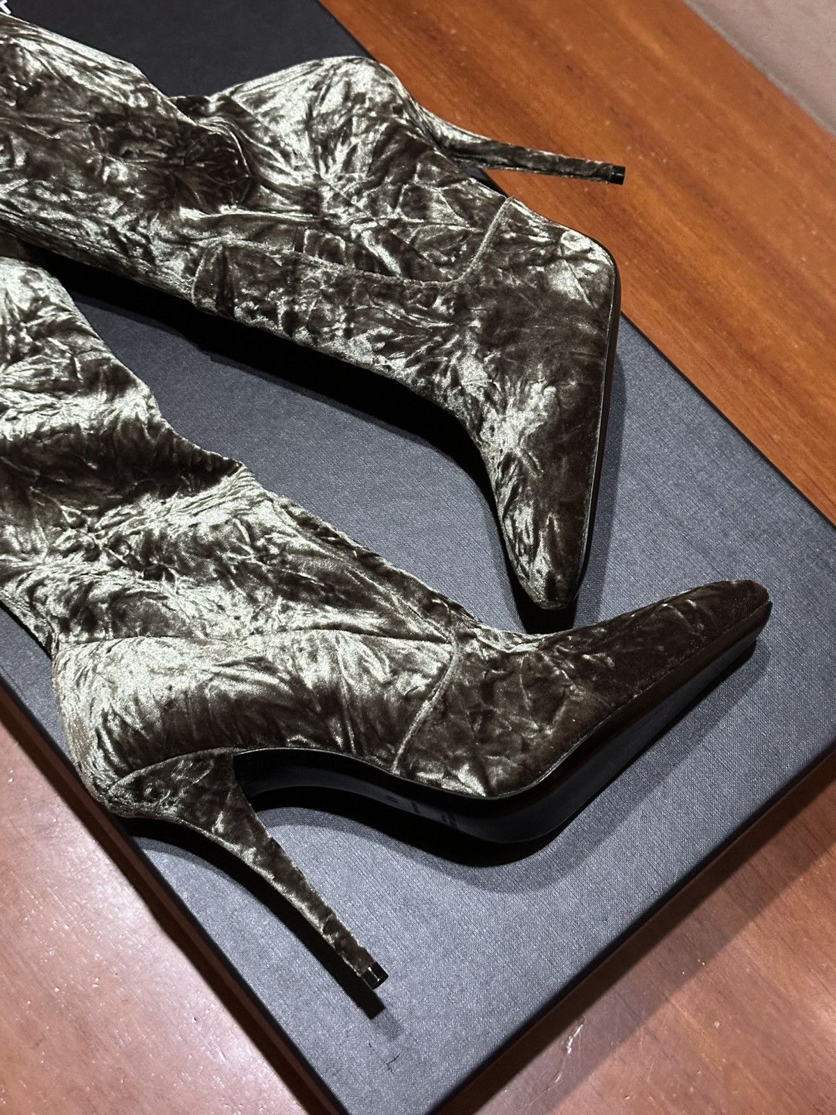 Saint Laurent Paris Saint Laurent velour heels Size US 8 / IT 38 - 2 Thumbnail