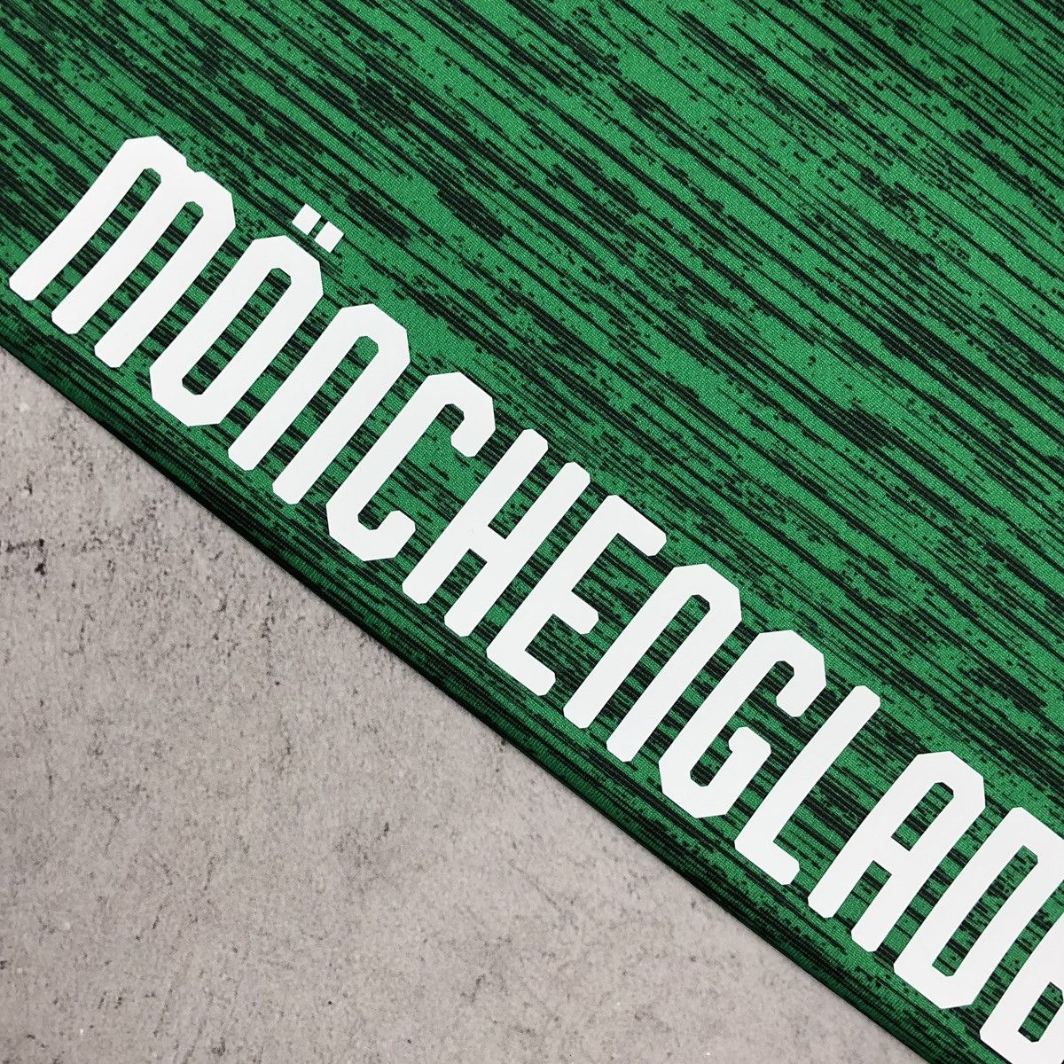 Puma Borussia Monchengladbach 2018-2019 Puma Third Soccer Jersey Size US M / EU 48-50 / 2 - 17 Thumbnail