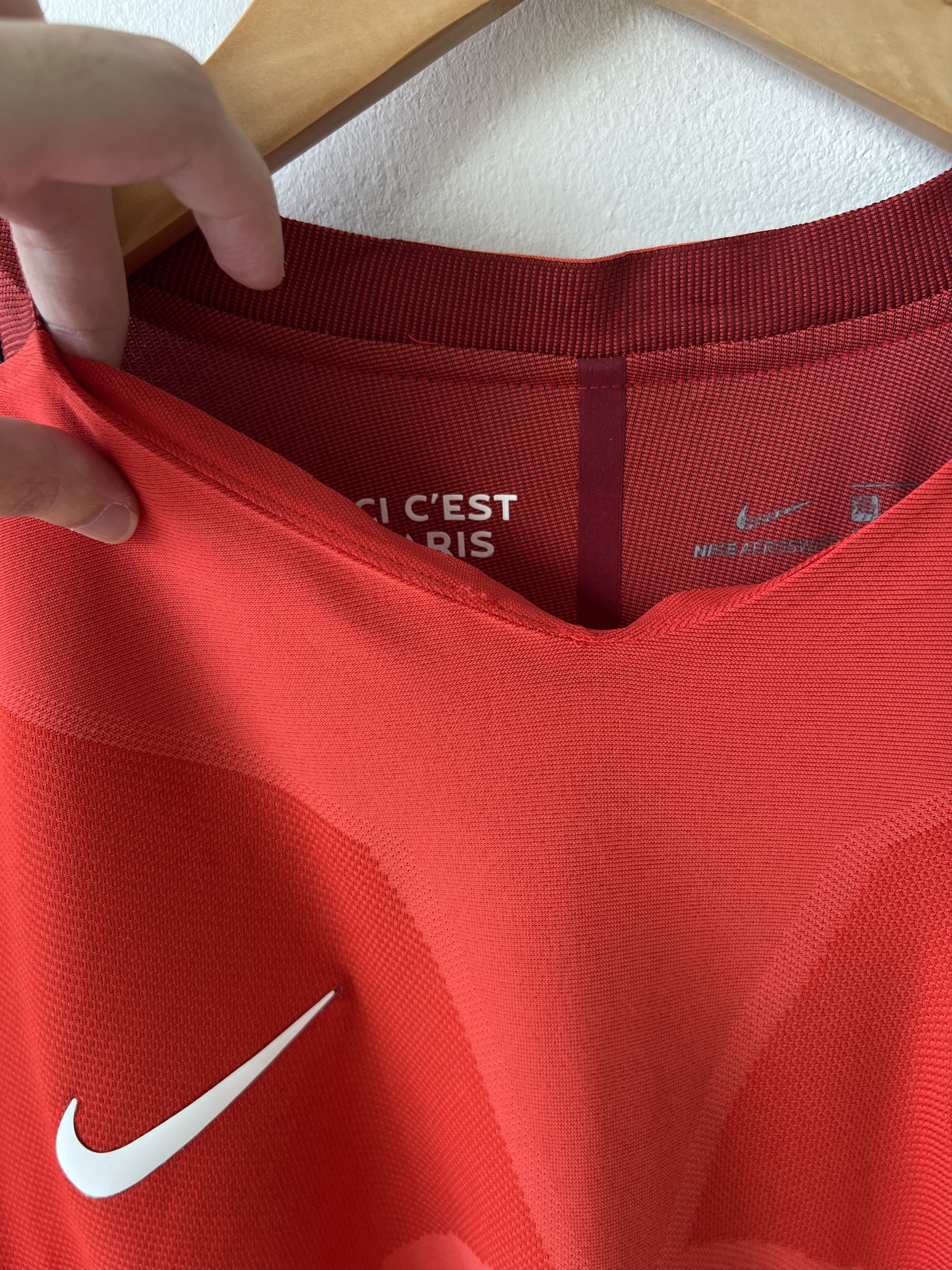 Nike (XL) PSG 2016-17 Away Player Version Kit Di Maria #11 Size US XL / EU 56 / 4 - 6 Thumbnail