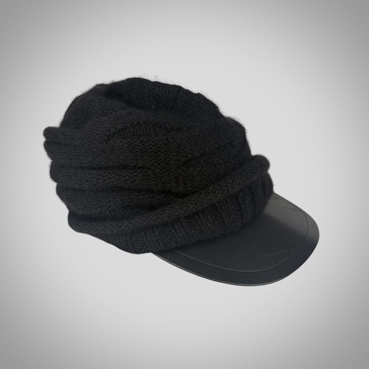 Isamu Katayama Backlash Isamu Katayama Backlash leather brim knit cap Size ONE SIZE - 1 Thumbnail