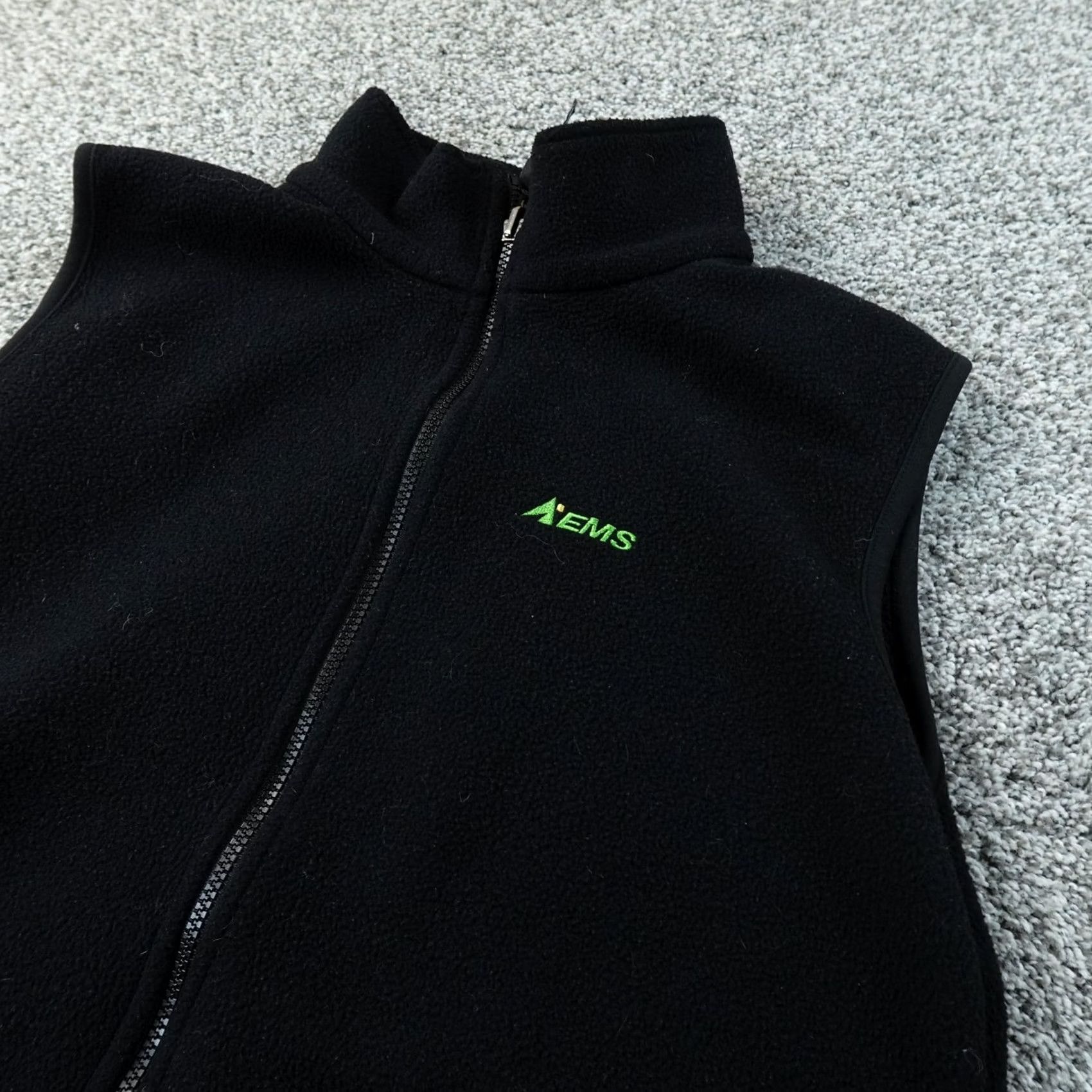 Eastern Mountain Sports VINTAGE: Eastern Mountain Sports Vest Mens S Black Fleece Full Zip Outdoor Hiking Trail Size US S / EU 44-46 / 1 - 2 Thumbnail