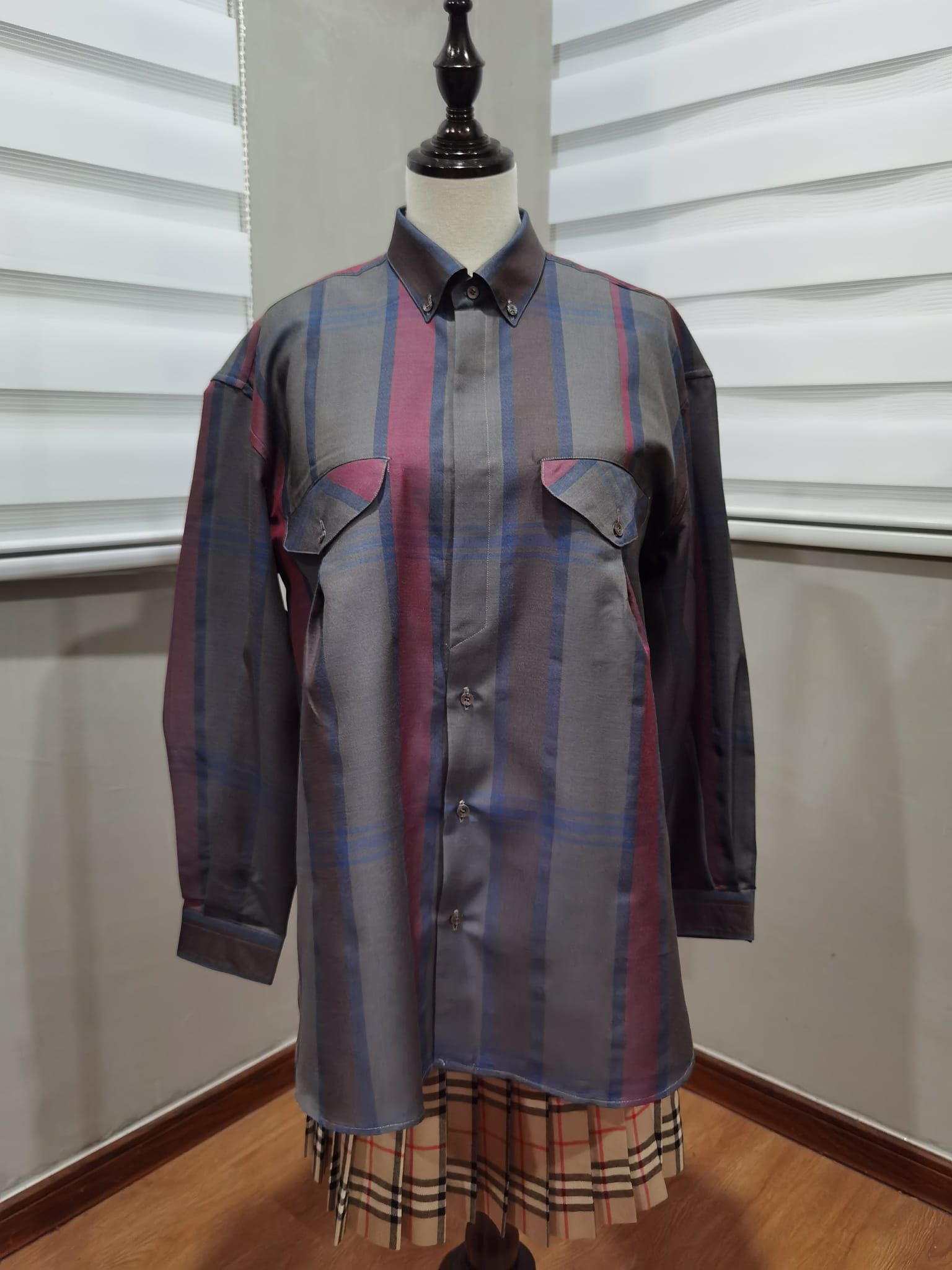 Ermenegildo Zegna Ermenegildo Zegna woman button up S 3454 Size S / US 4 / IT 40 - 1 Thumbnail