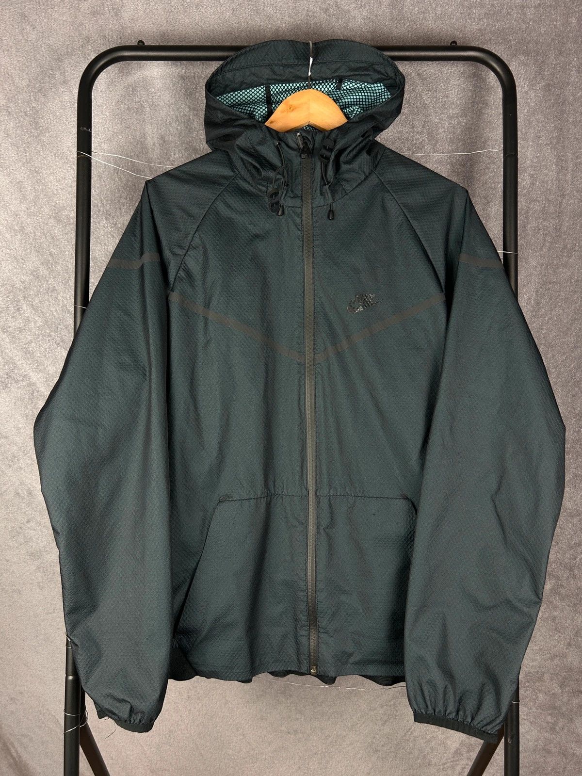 Nike Nike Tech Fleece windbreaker jacket mini logo print zip Size US L / EU 52-54 / 3 - 1 Thumbnail