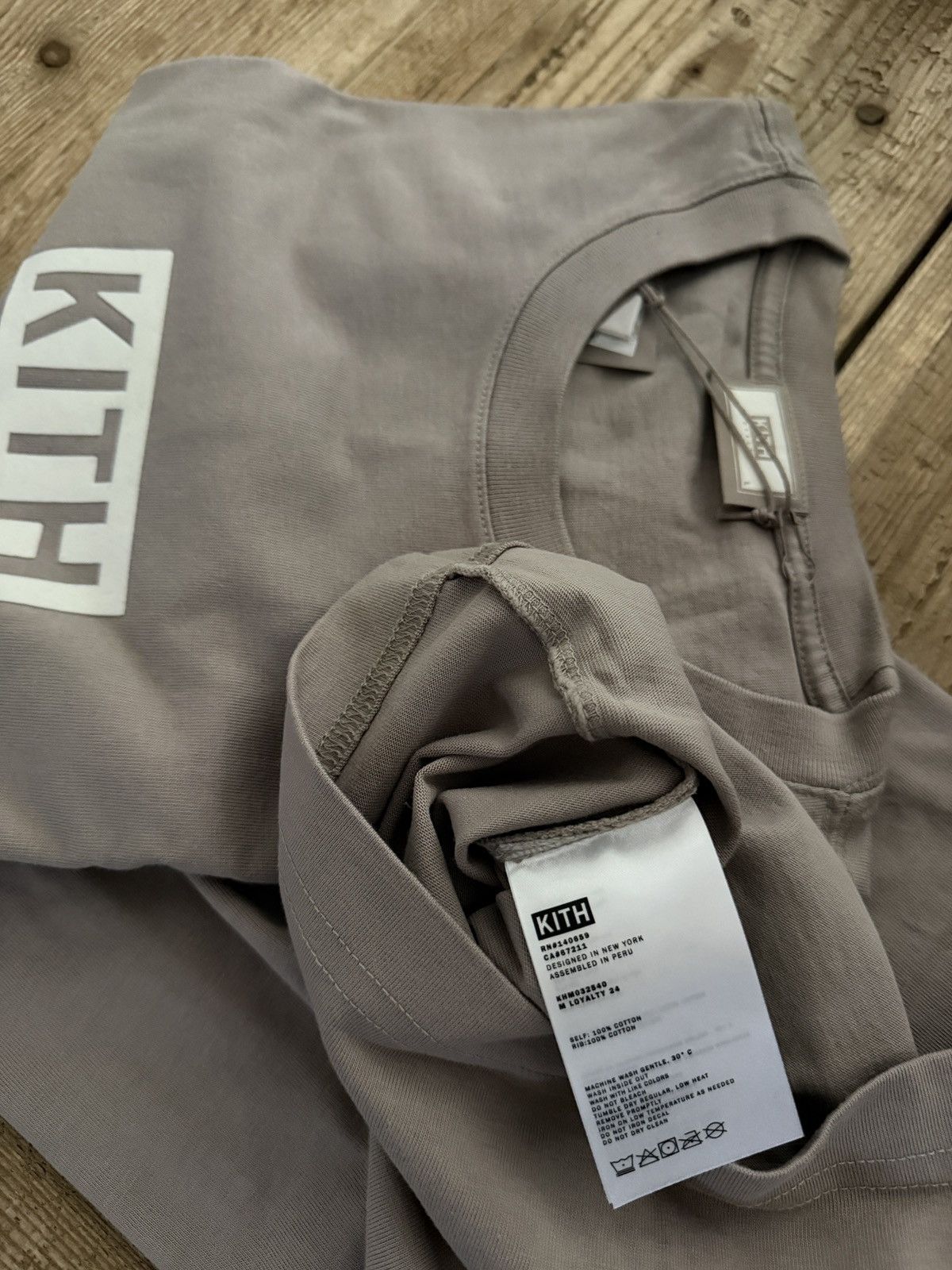 Kith Kith Loyalty Tee & Pins Complete Set Size US L / EU 52-54 / 3 - 15 Thumbnail