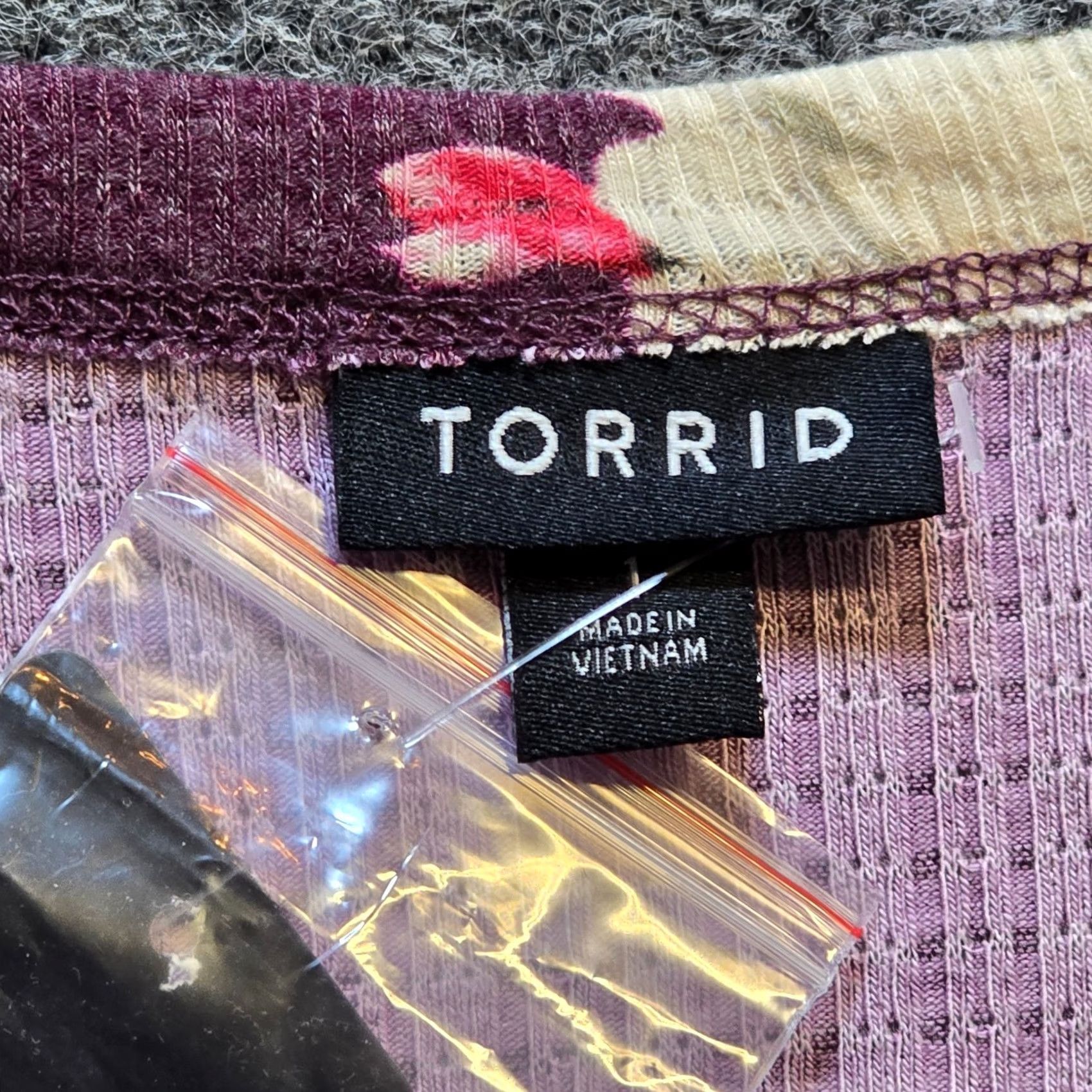 Torrid Torrid Top Womens Size 1X Purple Pink Floral A Line Shirred Soft Stretch Casual Shirt V-Neck Long Sleeve Polo Pullover Blouse Size XL / US 12-14 / IT 48-50 - 4 Thumbnail