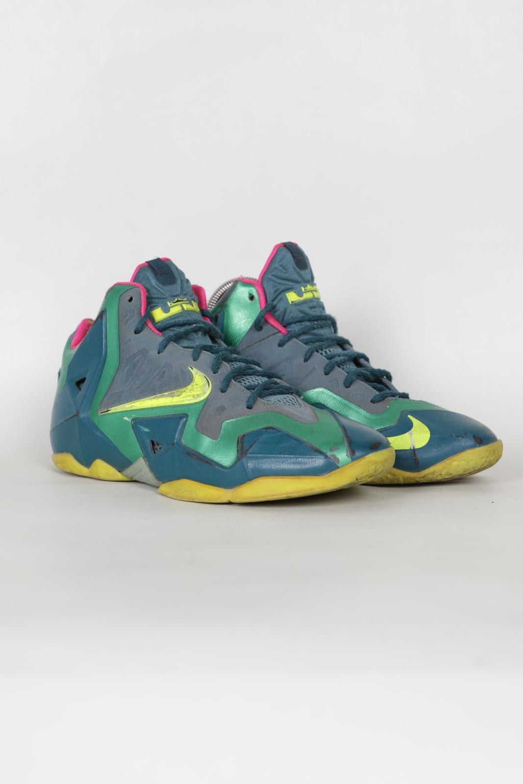 Nike 2013' Nike LeBron 11 T-Rex Basketball Shoe Size US 7 / IT 37 - 1 Thumbnail